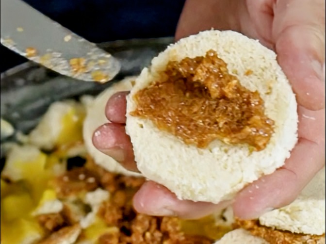 Schritt 3: Brioche für den Brot-und-Butter-Pudding vorbereiten