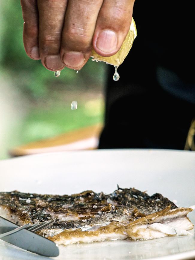 Fischfilet braten leicht gemacht. Fischfilet braten leicht gemacht.