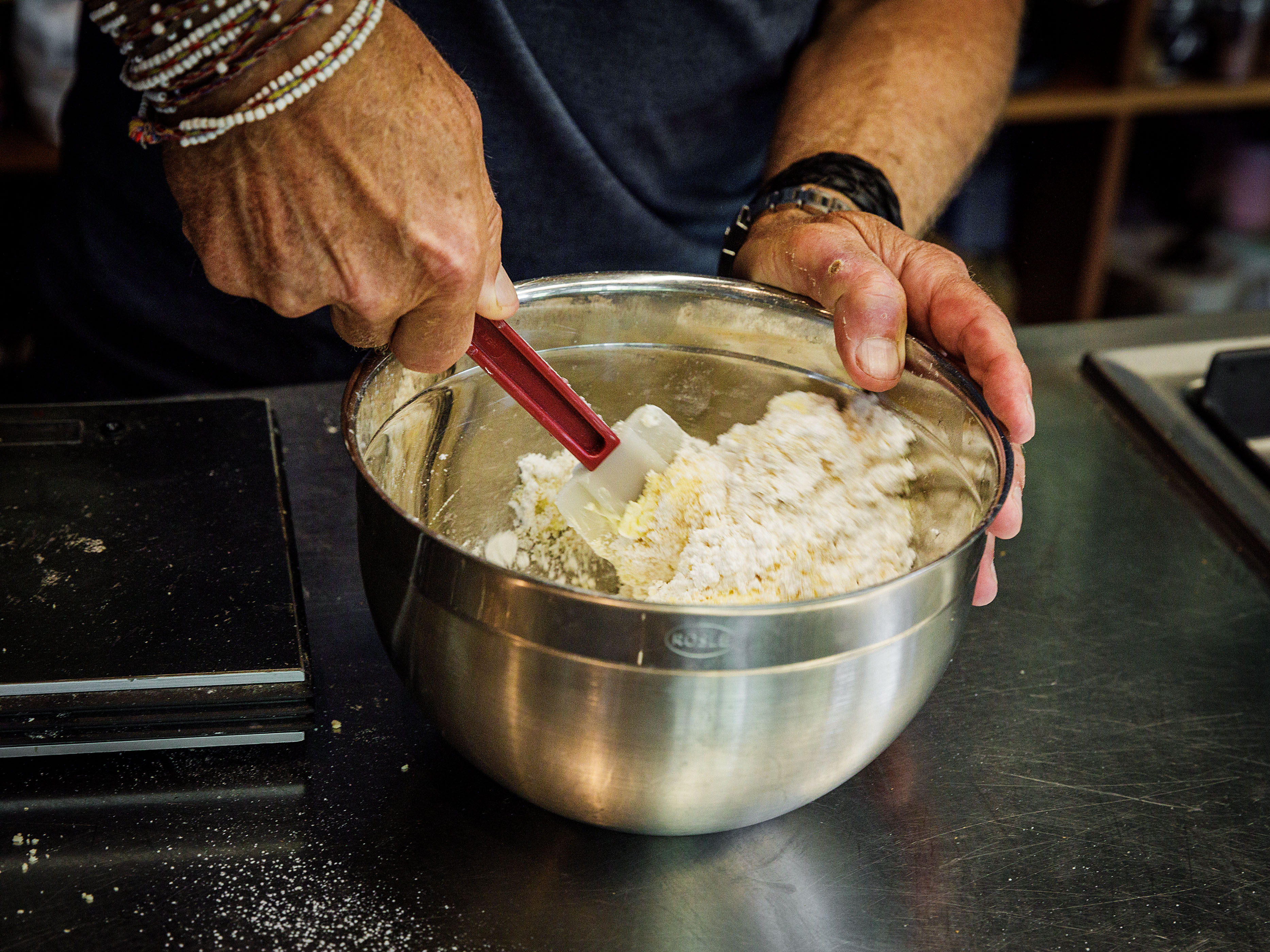 Schritt 2: Frangipane für Erdbeertarte mit Frangipani und Pistazien zubereiten 