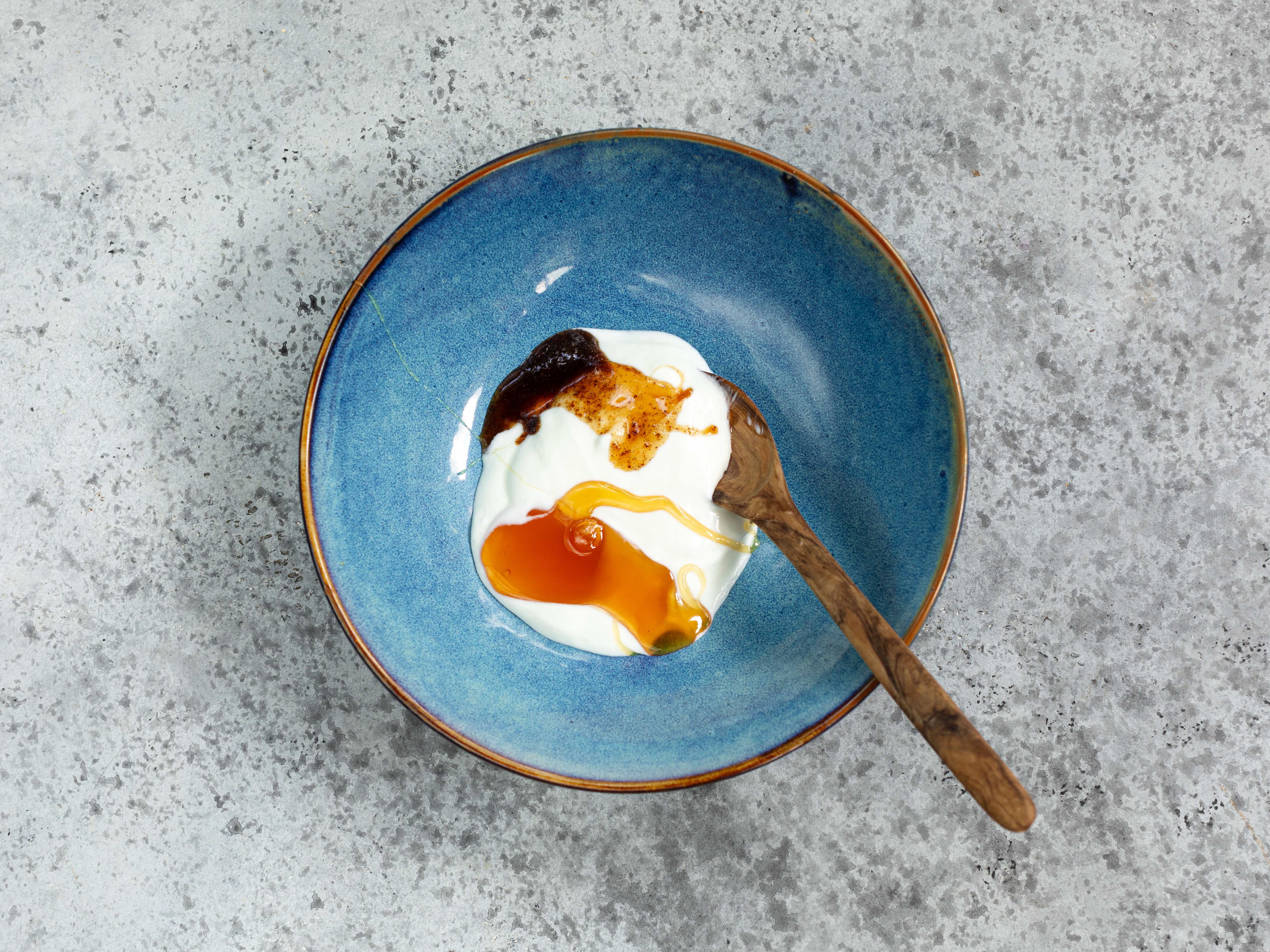 Schritt 1: Joghurt-Mischung für Joghurt Cluster mit Beeren vorbereiten 