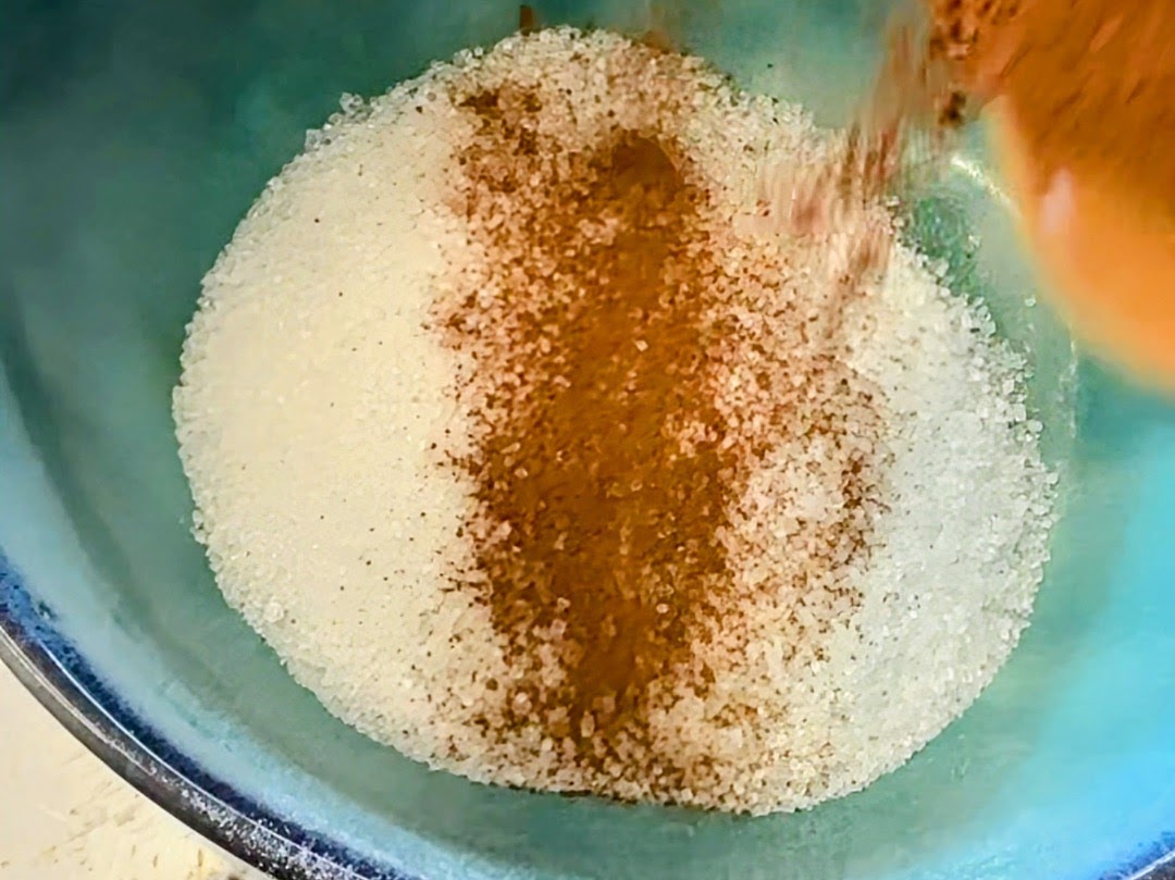 Schritt 2: Zimtschnecken formen