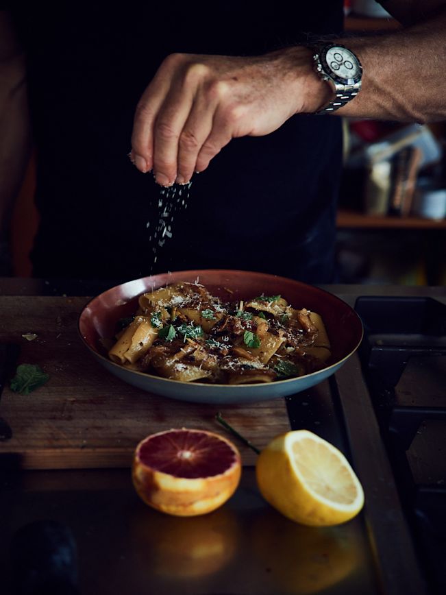 Paccheri mit Sardellen, Fenchel und Minze Rezept