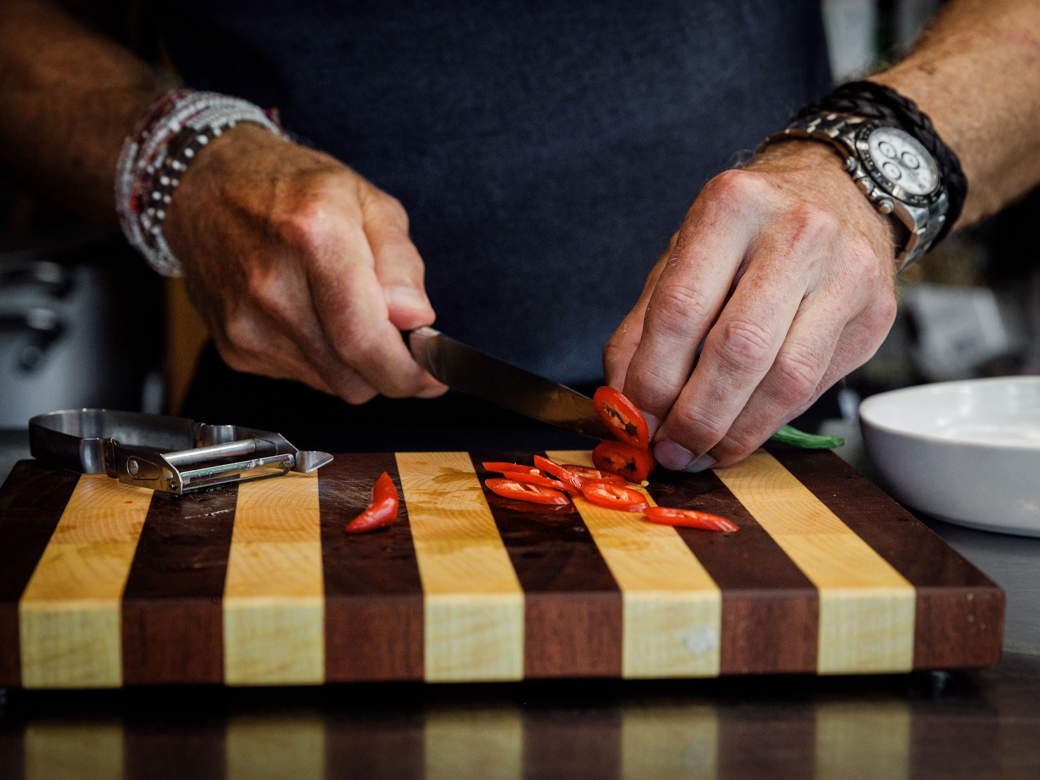 Schritt 2: Peperoncini fein hacken