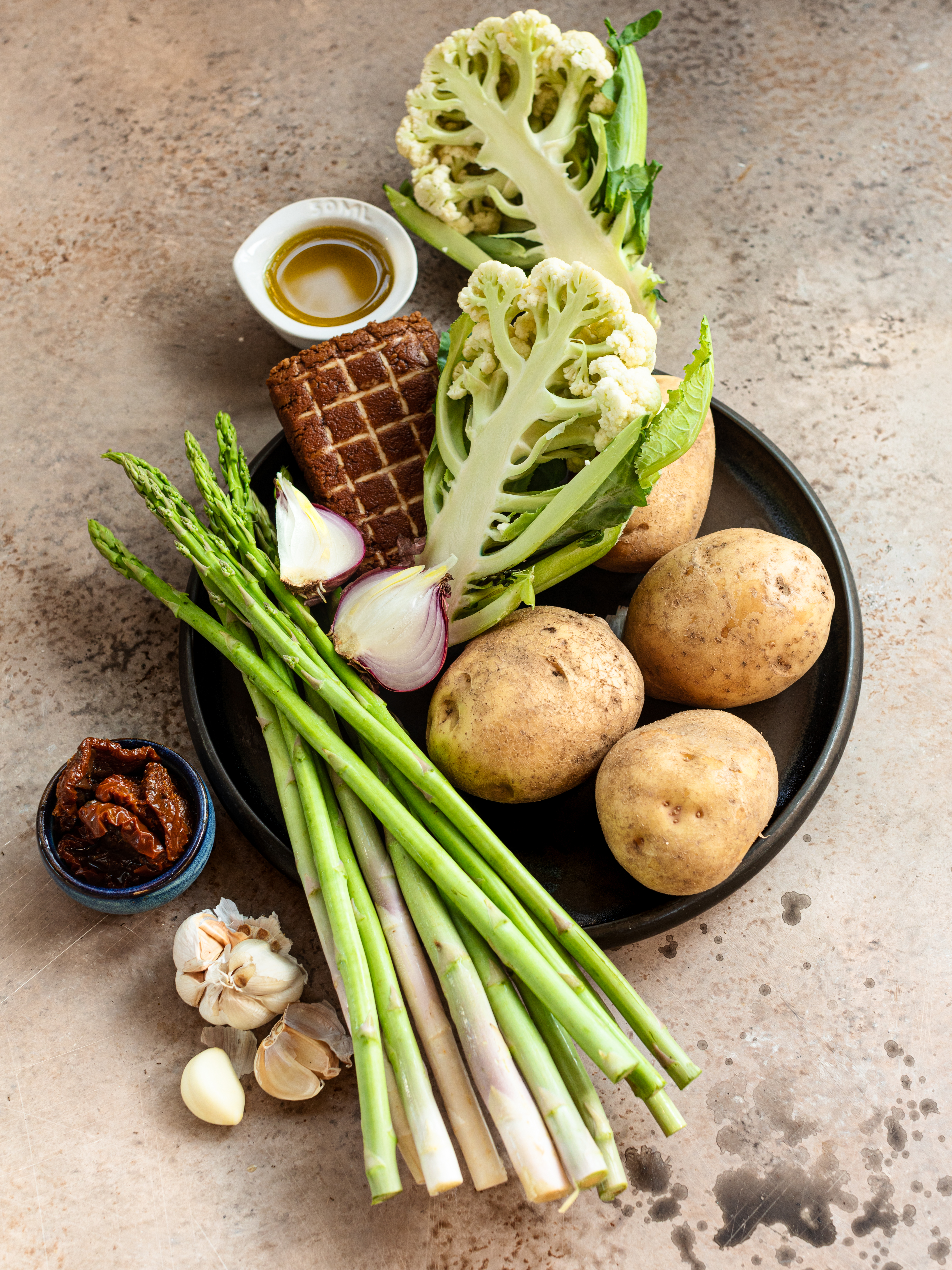 Trüffel-Blumenkohl-Püree mit grünem Spargel Rezept