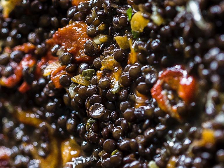 Schritt 2: Linsen und Salsa verde für Grillierten Kalmar mit Linsen und Salsa verde zubereiten Schritt 2: Linsen und Salsa verde für Grillierten Kalmar mit Linsen und Salsa verde zubereiten