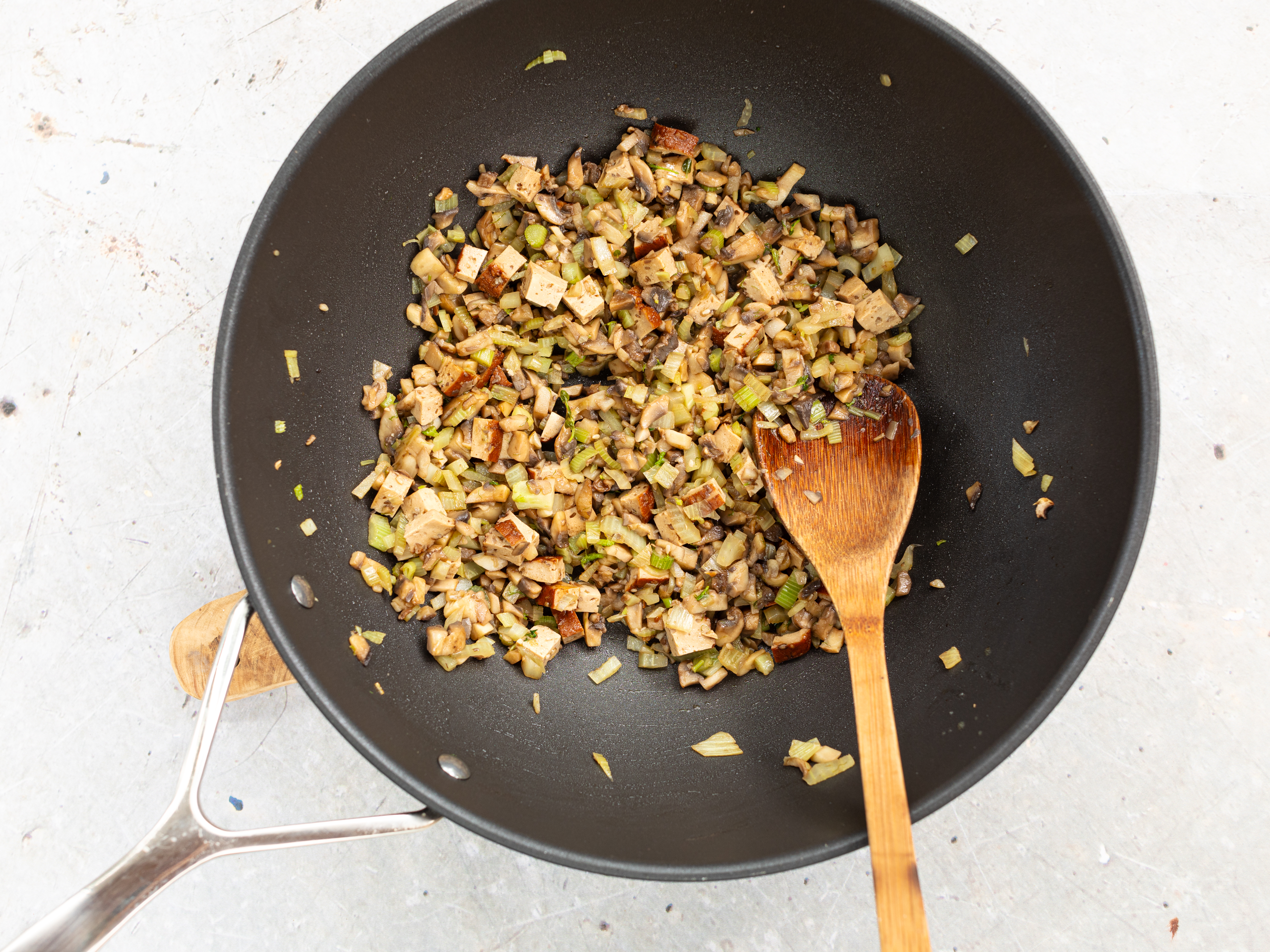 Schritt 3: Gemüse/Tofu für Fenchel-Pilz Risotto zubereiten 