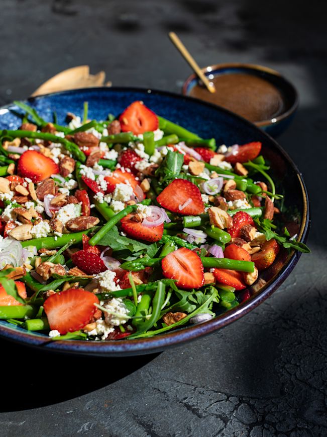 Spargelsalat mit Rucola und Erdbeeren Rezept 2 Spargelsalat mit Rucola und Erdbeeren Rezept 2