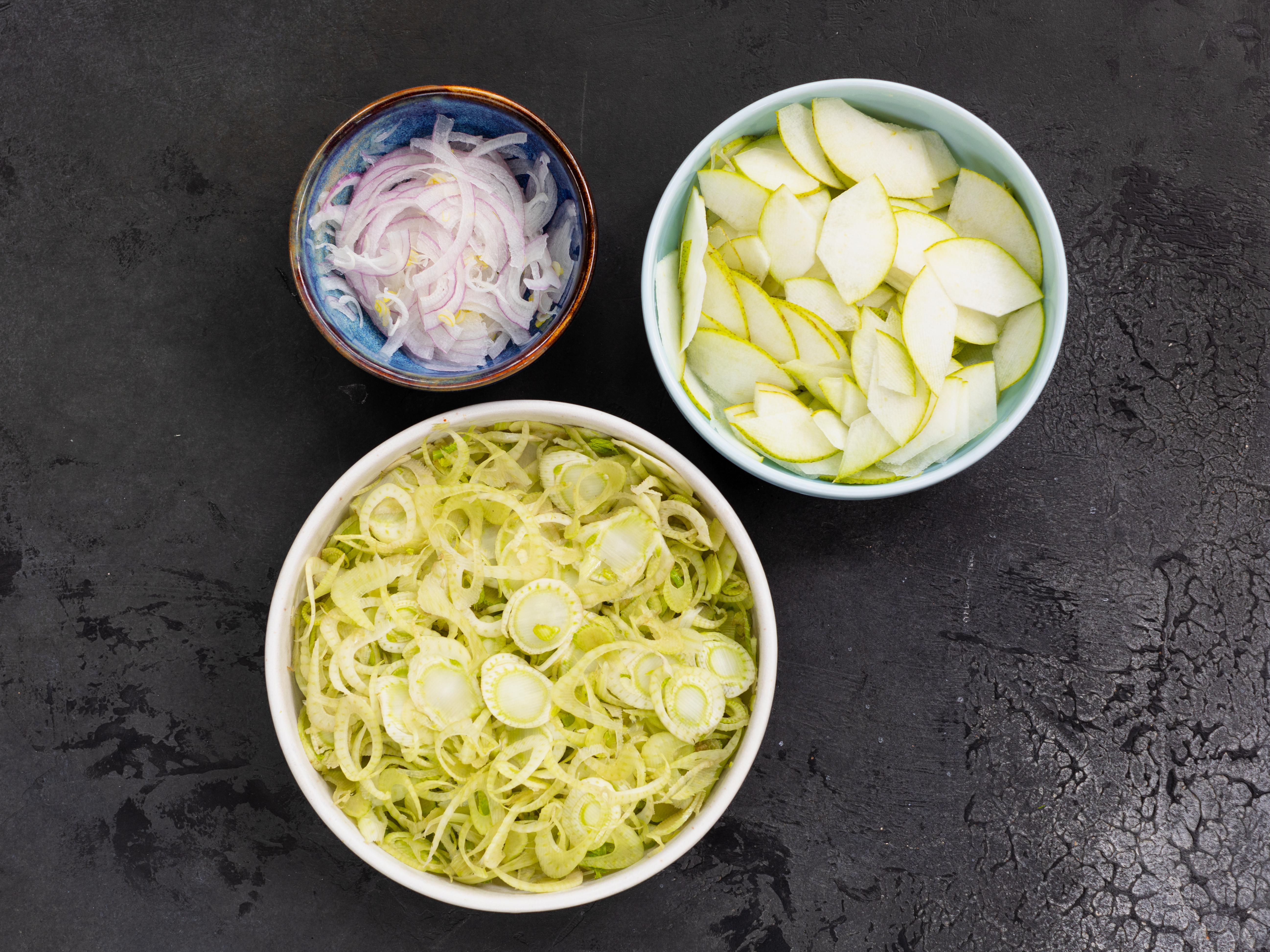Schritt 1: Vorbereiten der Zutaten für Fenchel-Rucola Salat 