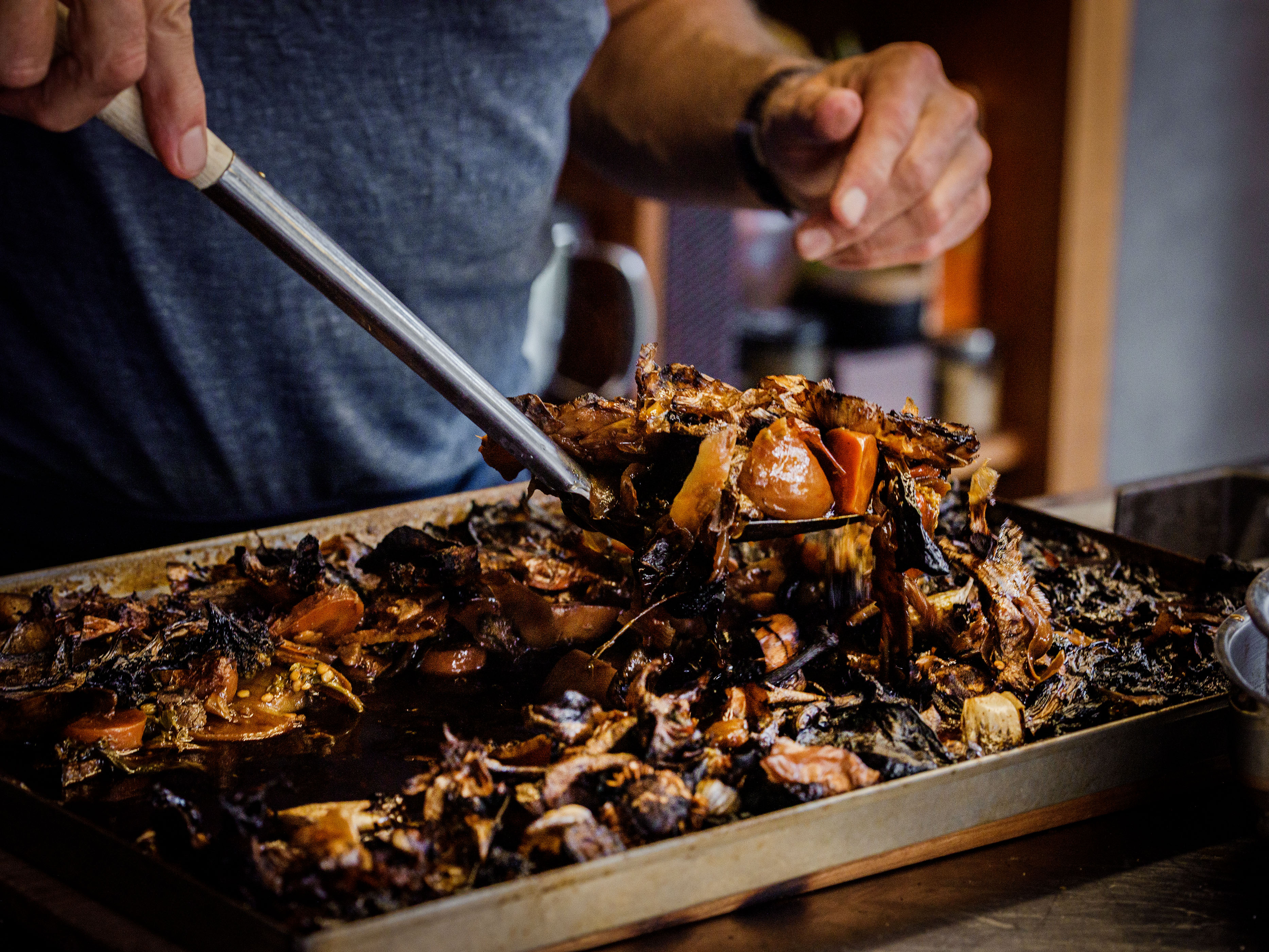 Schritt 2: Gemüse für Gemüse-Essenz rösten