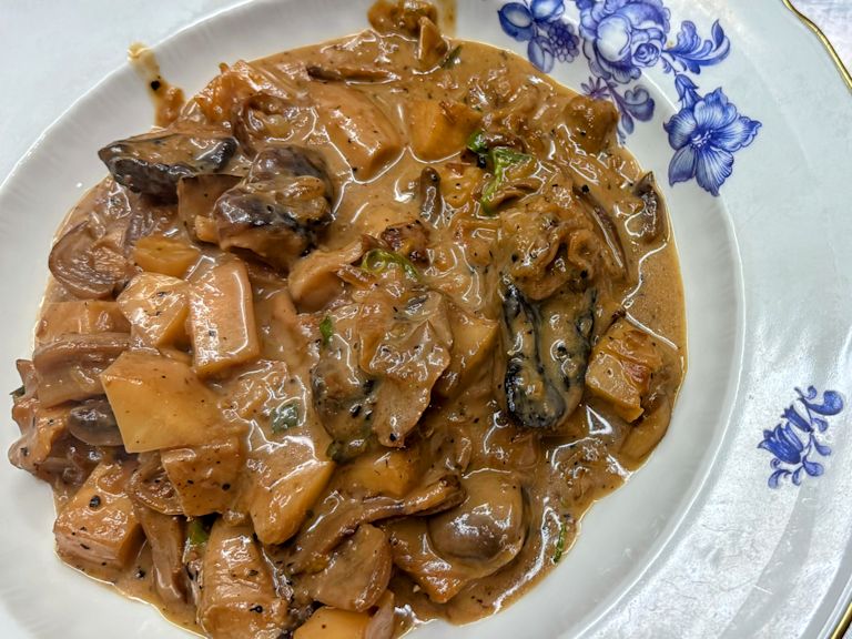 Schritt 2: Abschluss und Verfeinerung des Gerichts Pilz Ragout Schritt 2: Abschluss und Verfeinerung des Gerichts Pilz Ragout