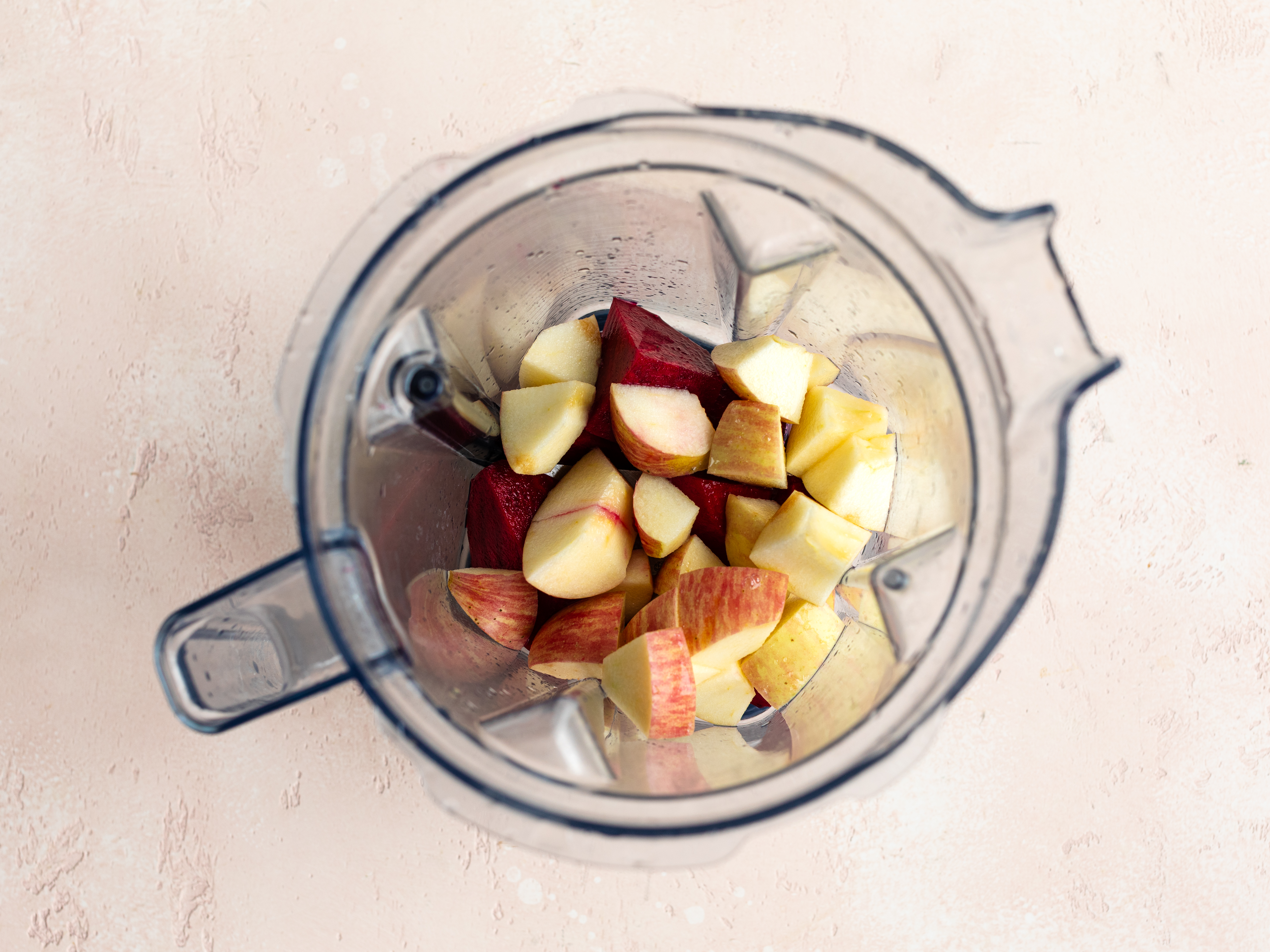 Schritt 2: Randen-Apfel Smoothie mixen