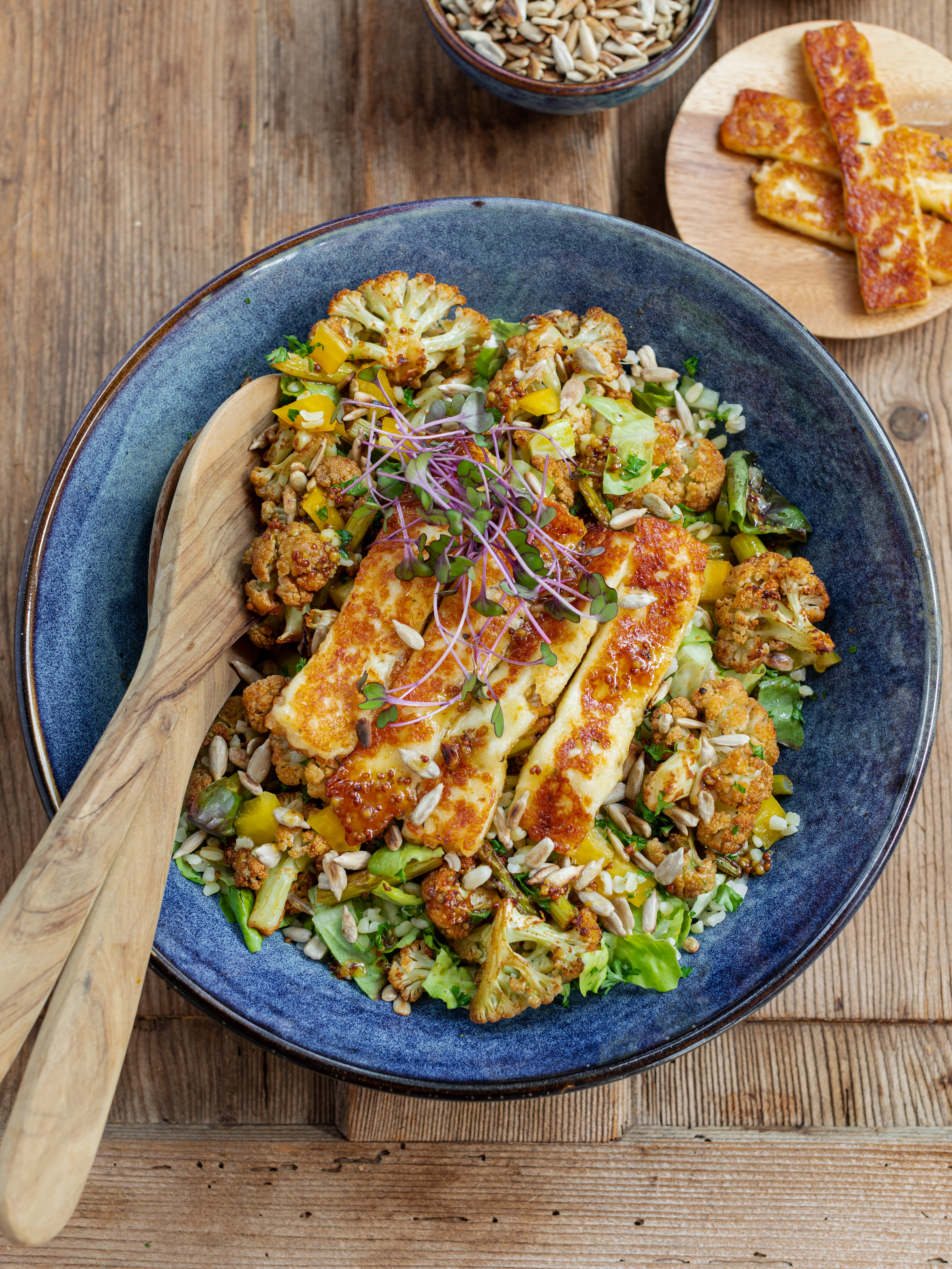 Salat mit geröstetem Blumenkohl und Bulgur Rezept 