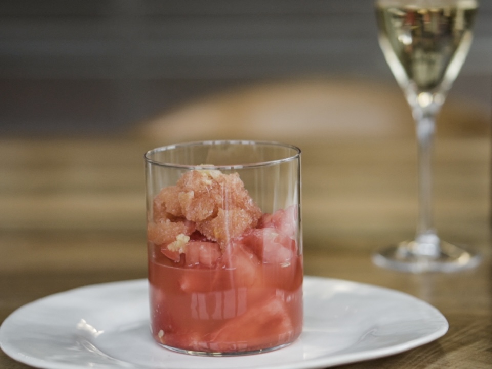 Schritt 3: Wassermelonen-Granita mit Ingwersirup anrichten 