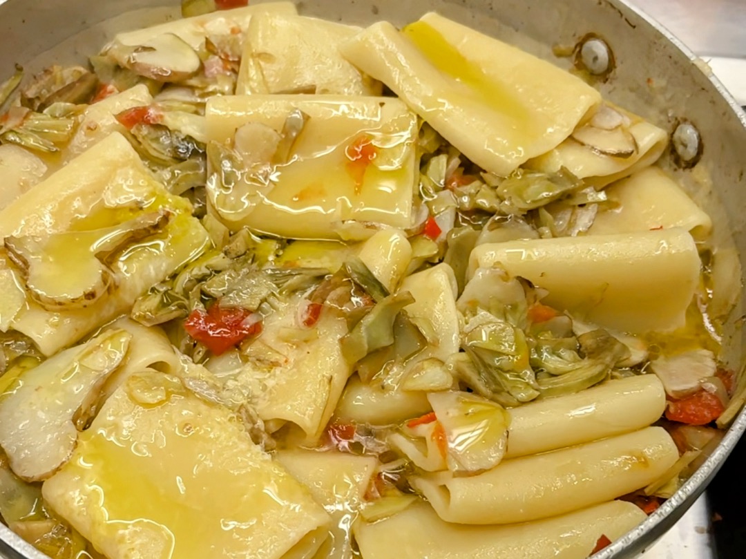 Schritt 2:  Pasta und Artischocken zubereiten