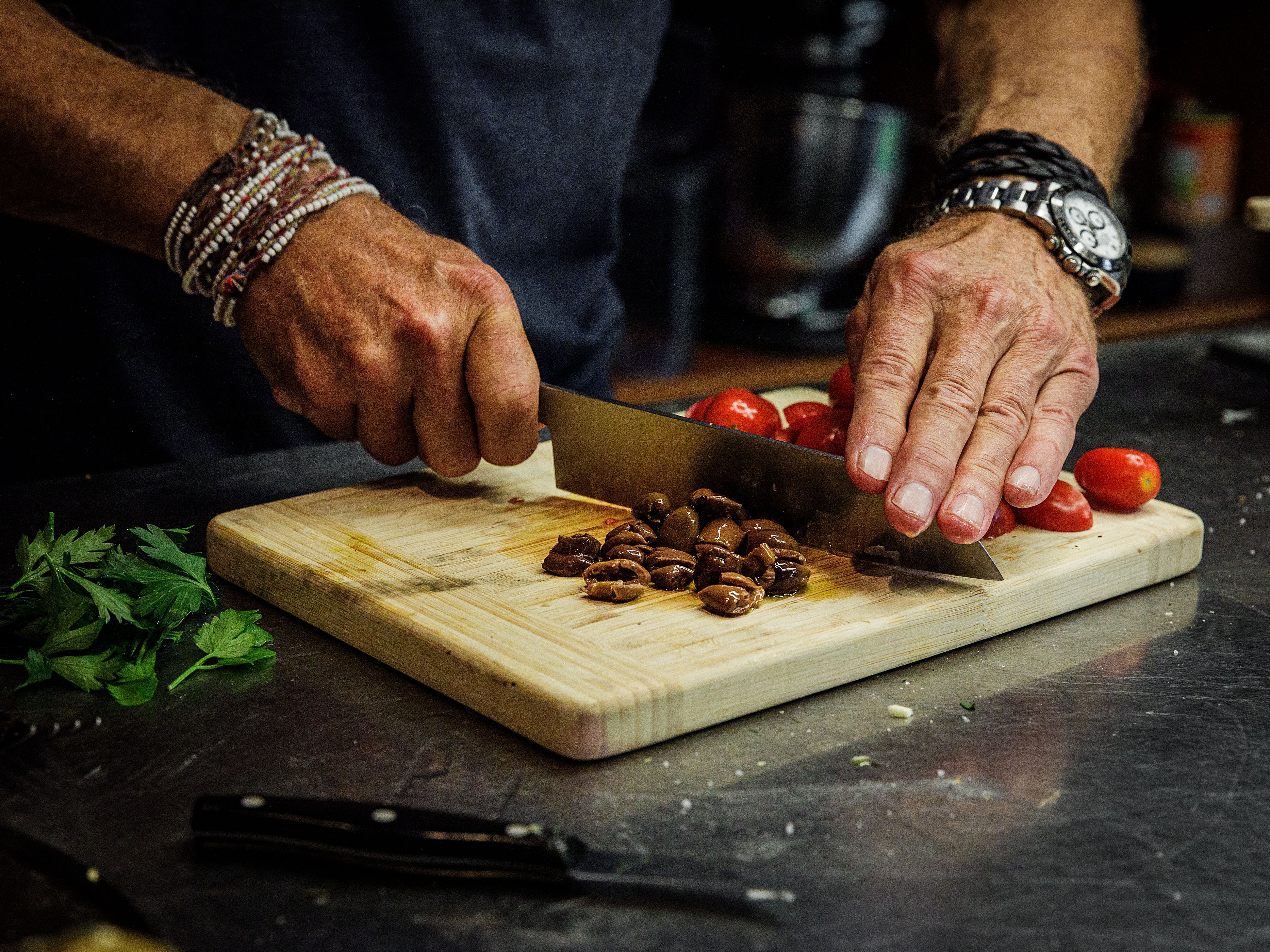 Schritt 2: Oliven schneiden