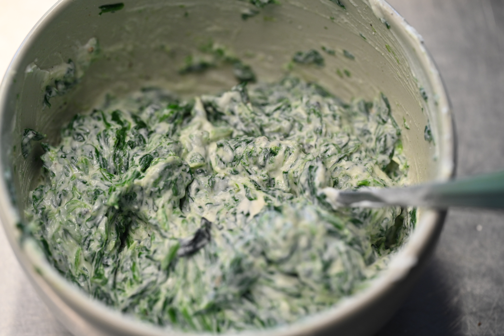 Schritt 1: Spinat-Füllung für Uovo in raviolo al Tratufo vorbereiten 