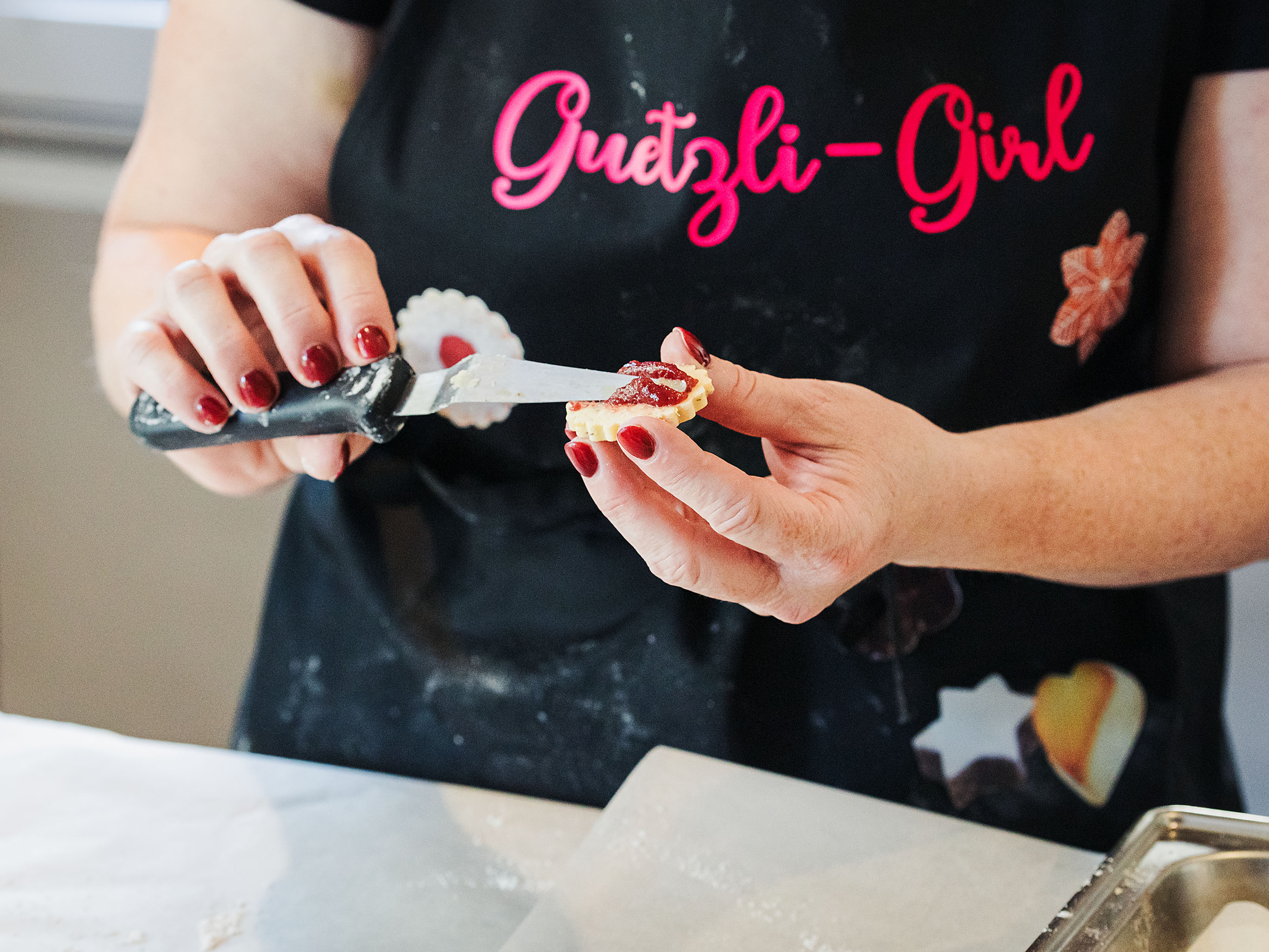 Schritt 2: Formen für Feine Spitzbuben ausstechen 