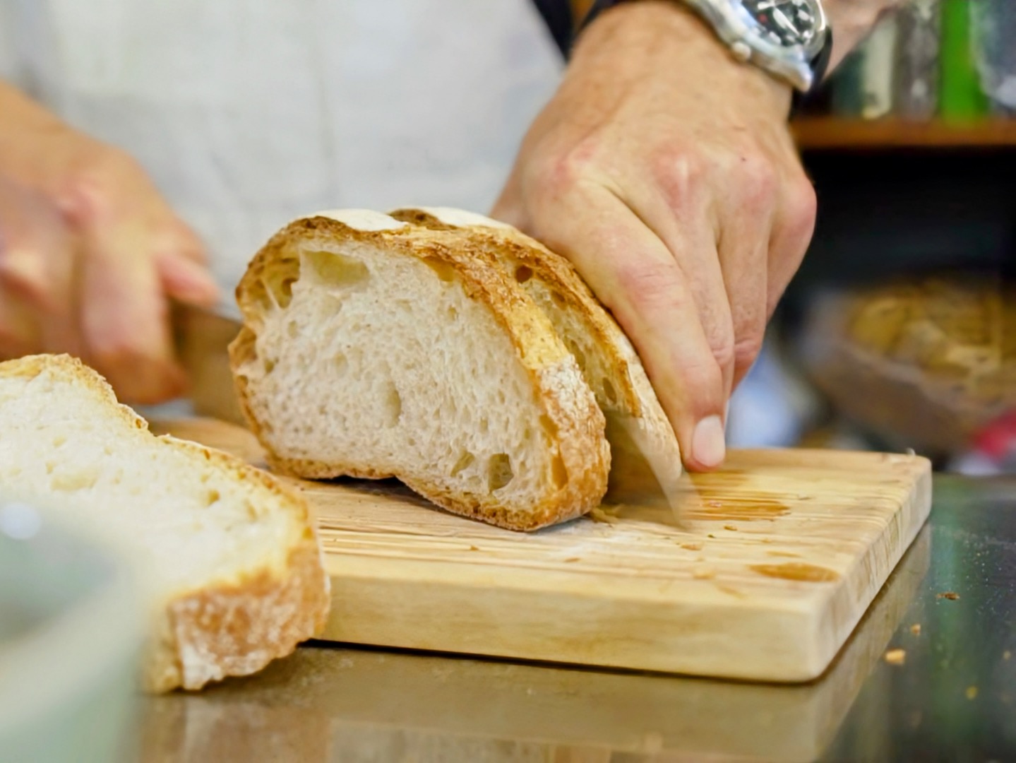 Schritt 3:  Zusammenstellen der Artischocken Pilz Bruschetta  