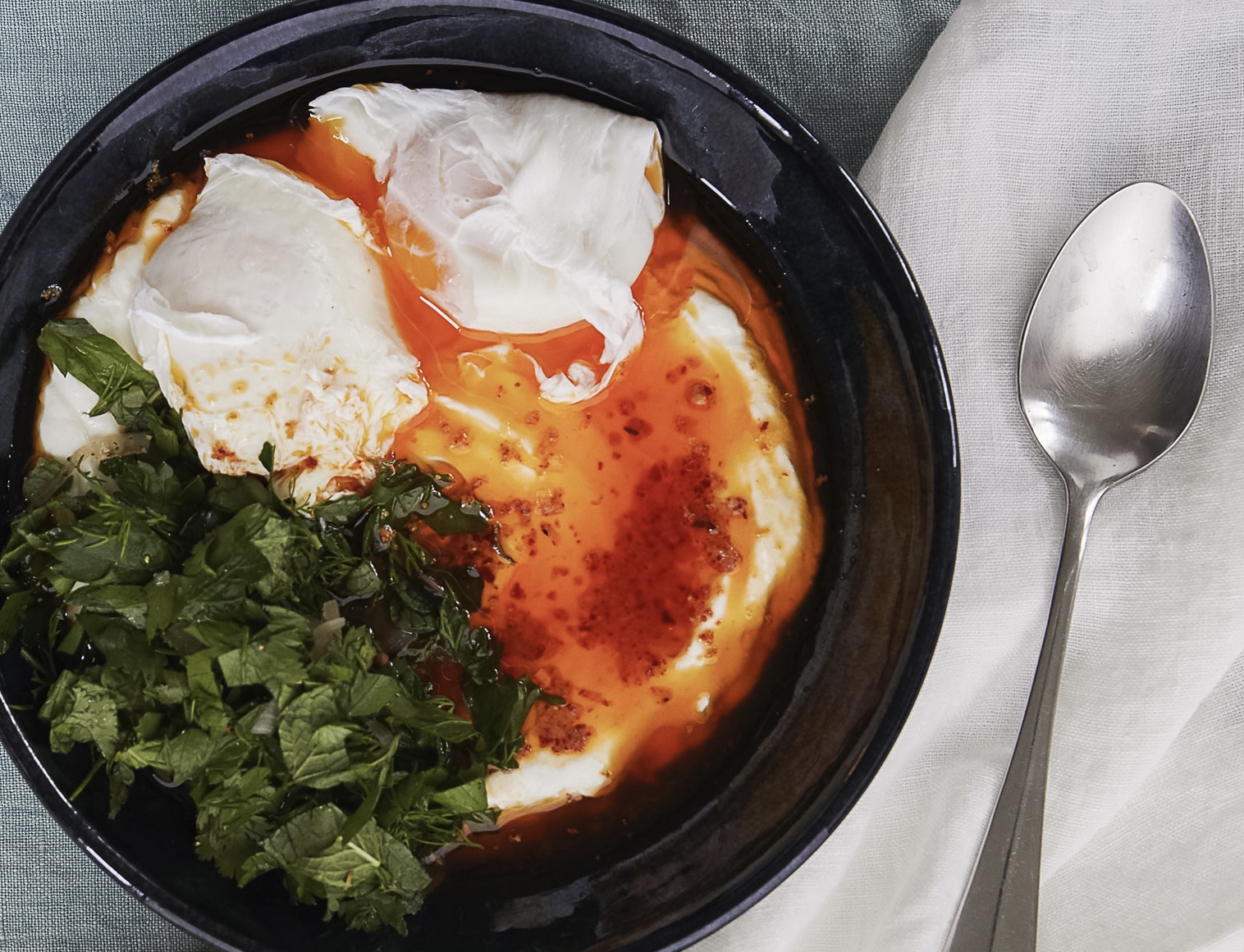 Pochierte Eier mit ChiliButterJoghurt HOMEMADE