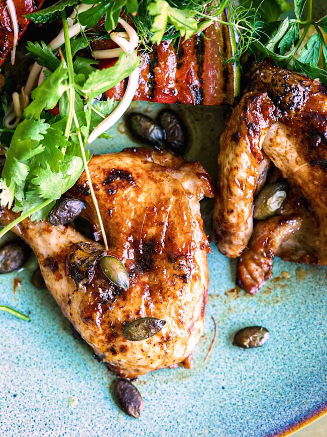 Mit dieser Dämpf-Methode für Geflügel kann man Huhn und Poulet perfekt garen. Mit dieser Dämpf-Methode für Geflügel kann man Huhn und Poulet perfekt garen.