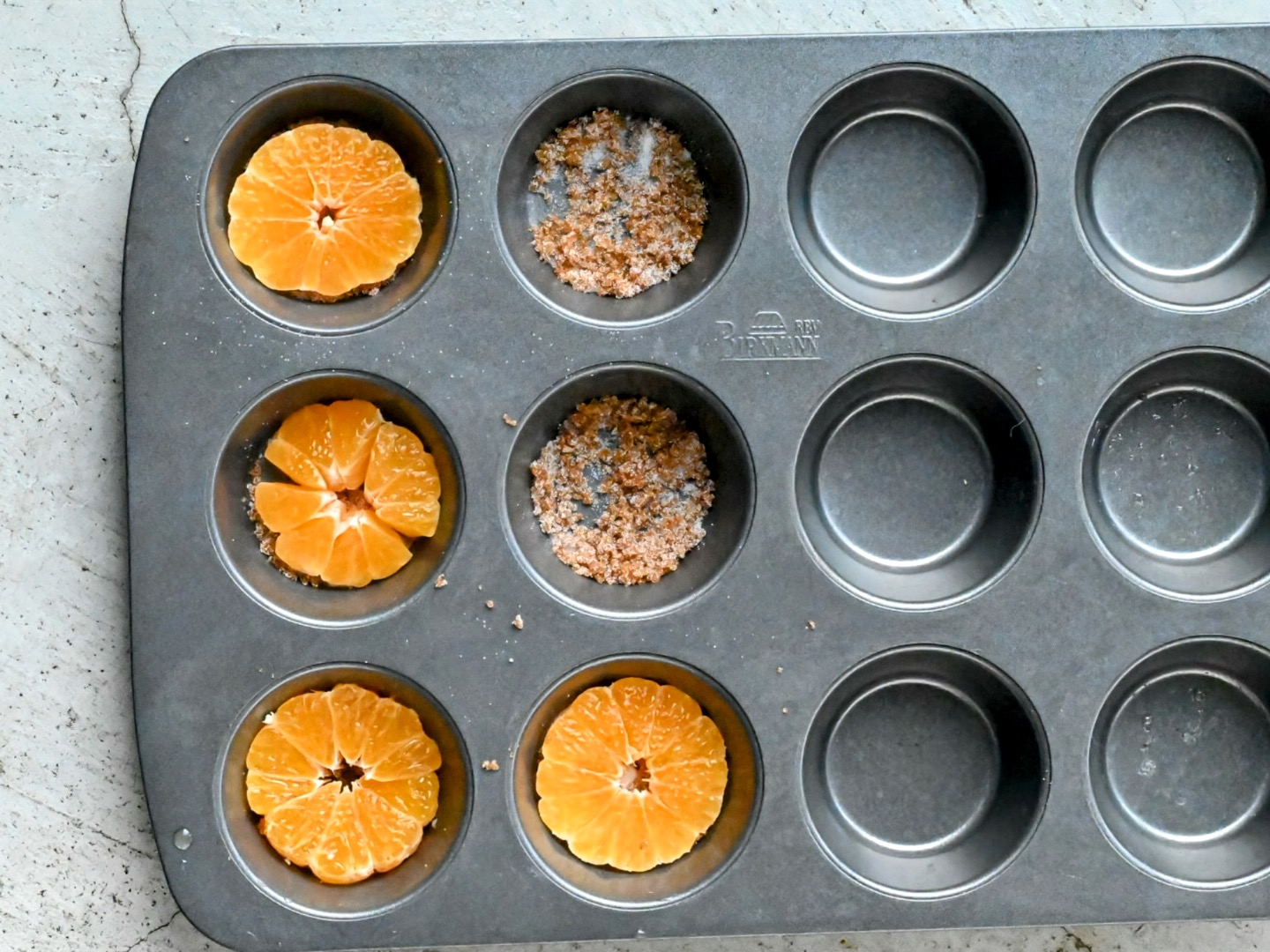 Schritt 3: Glutenfreie Mandarinen-Mandel Tartelettes fertigstellen und backen