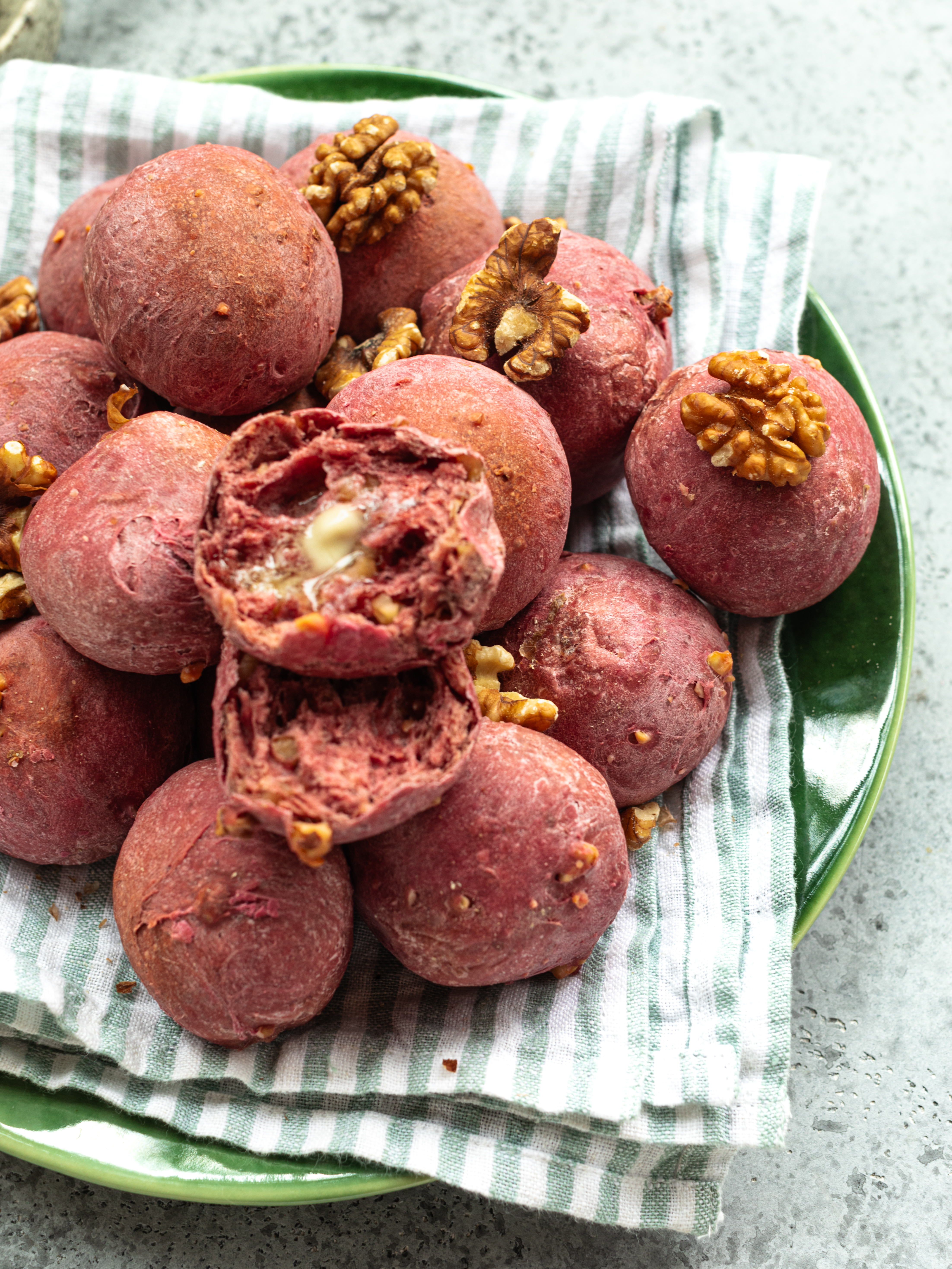 Randen-Baumnuss-Brötli Rezept 5