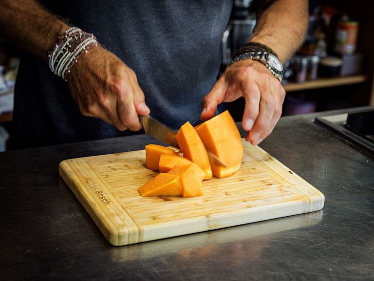 Schritt 1: Kürbis rösten Schritt 1: Kürbis rösten