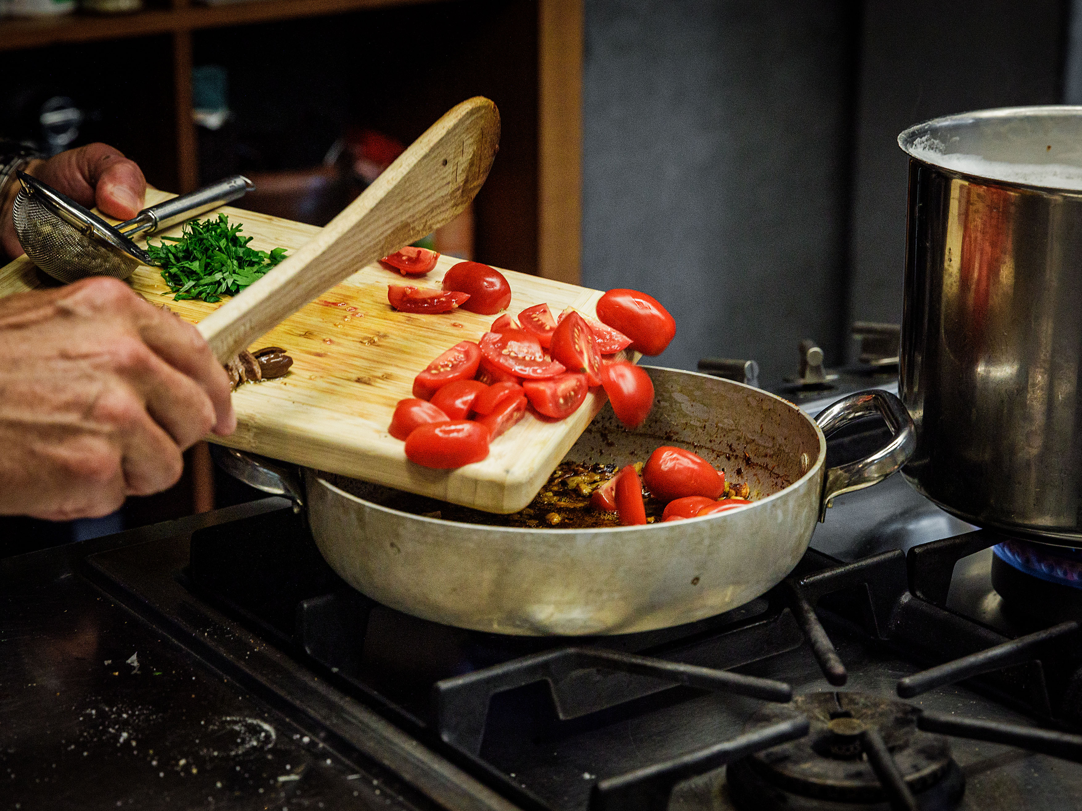 Schritt 2: Die Tomaten hinzugeben