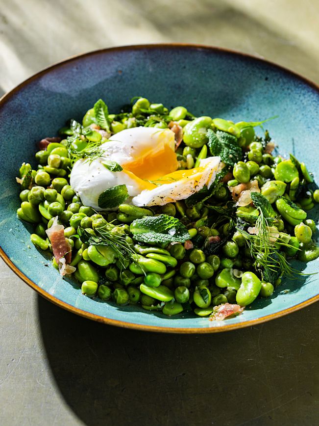 Fave-Bohnen Salat mit knusprigem Pancetta und pochiertem Ei Rezept Fave-Bohnen Salat mit knusprigem Pancetta und pochiertem Ei Rezept