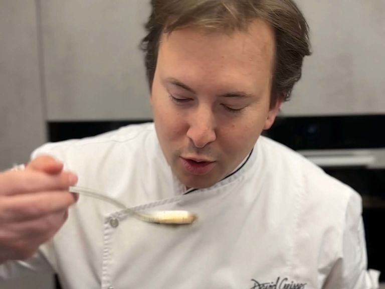 Step 1: Versalzene Suppe abschmecken Step 1: Versalzene Suppe abschmecken