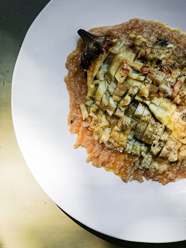 Geschmorte Aubergine auf Tahin Rezept Geschmorte Aubergine auf Tahin Rezept