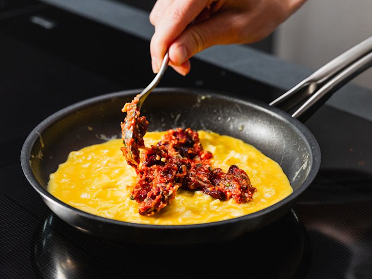 Schritt 4: Tortilla füllen und rollen Schritt 4: Tortilla füllen und rollen