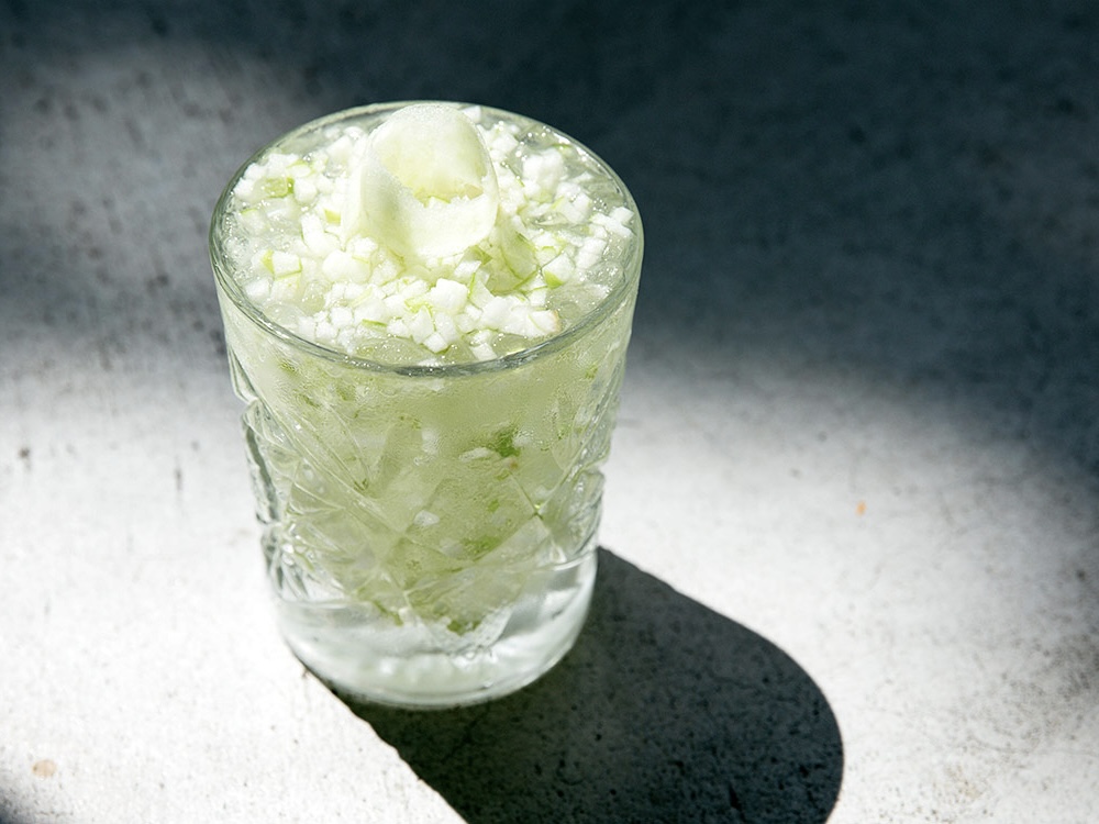Schritt 2: Vorbereitung für die Kristallisation von Sake-Gin-Tonic Apfel Granité 