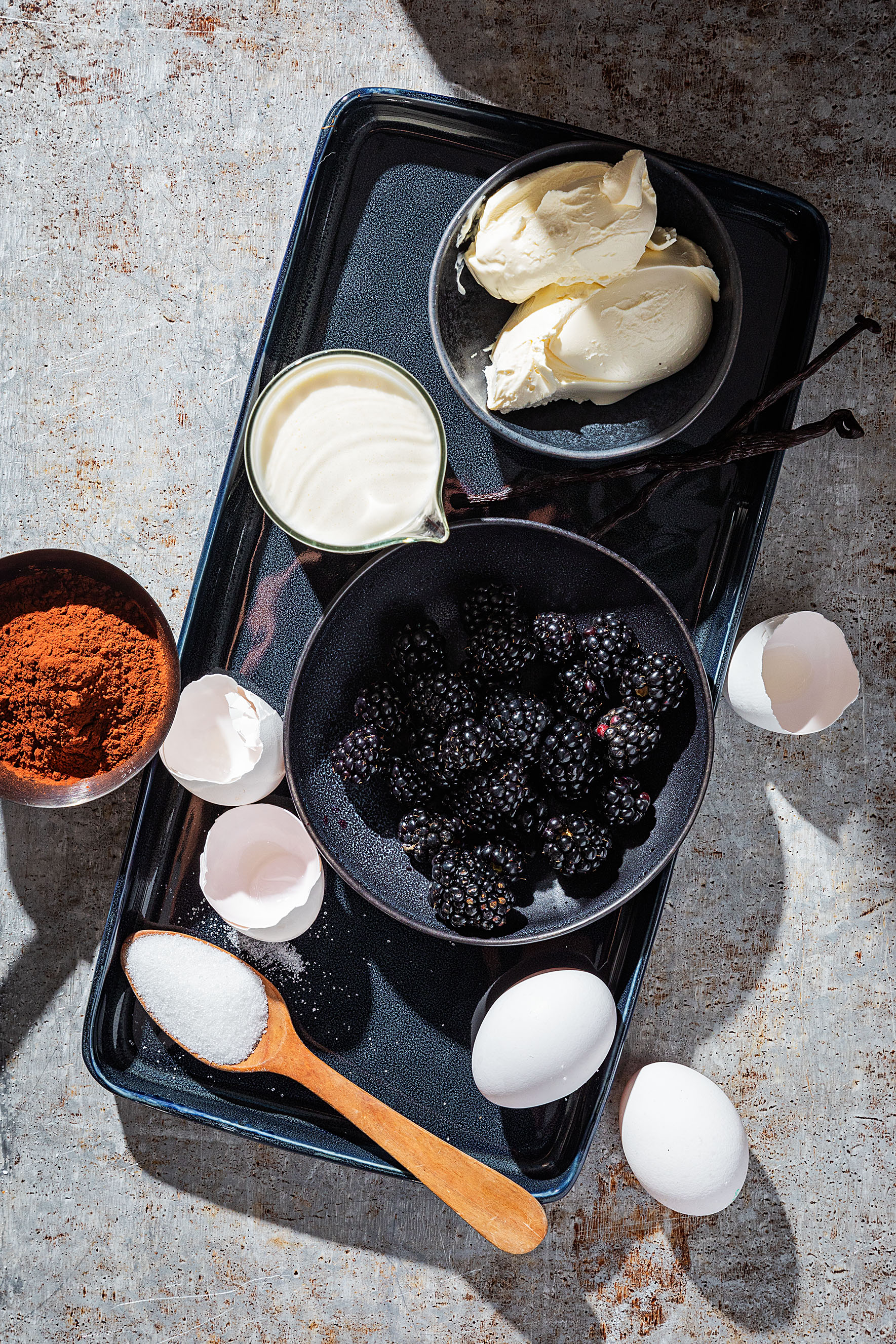 Glutenfreie Heidelbeer-Schokoladenmeringue-Roulade Rezept 2