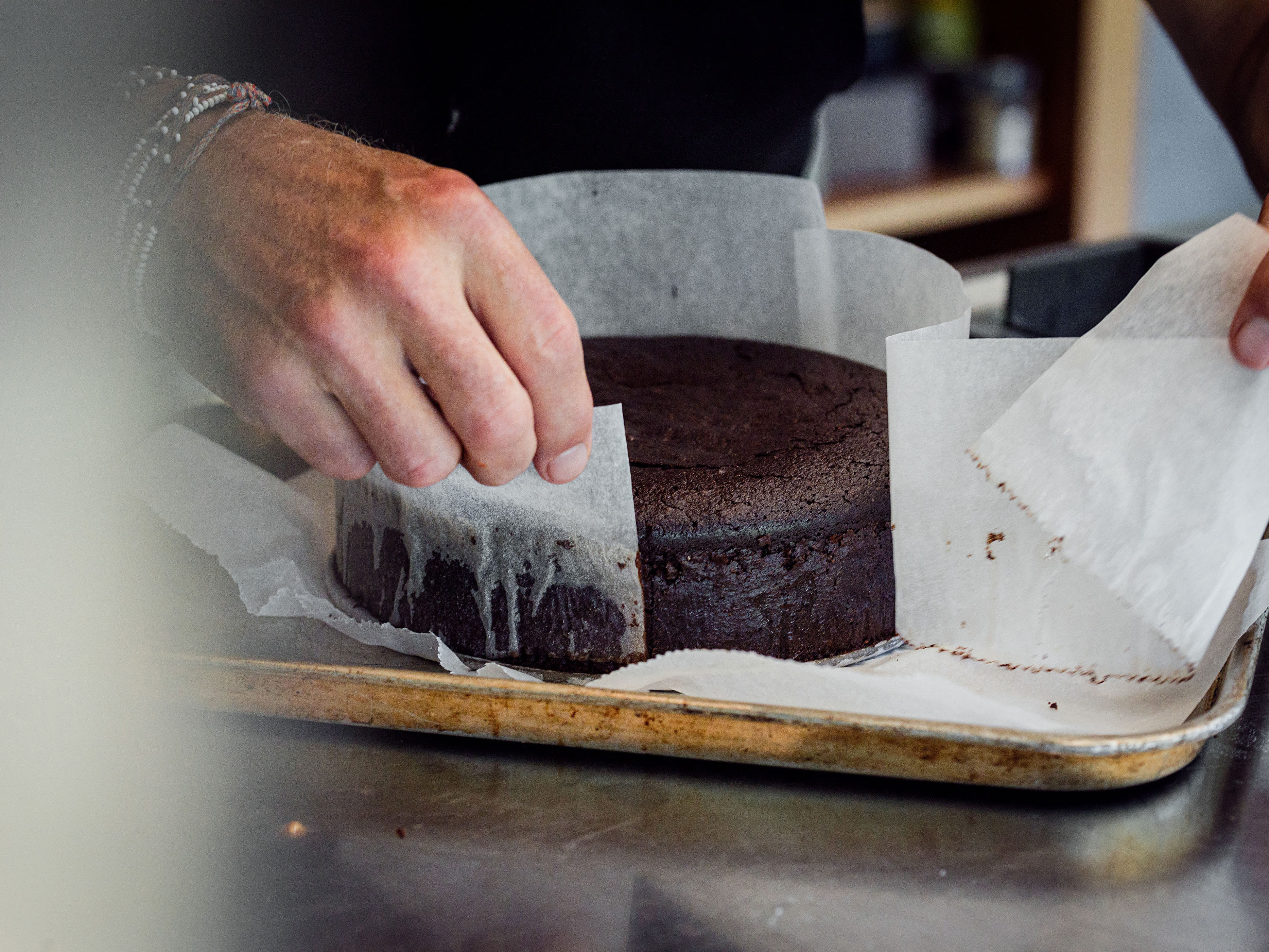 Schritt 5:  Vanillerahm für Drei-Bohnen-Schokoladenkuchen zubereiten. 