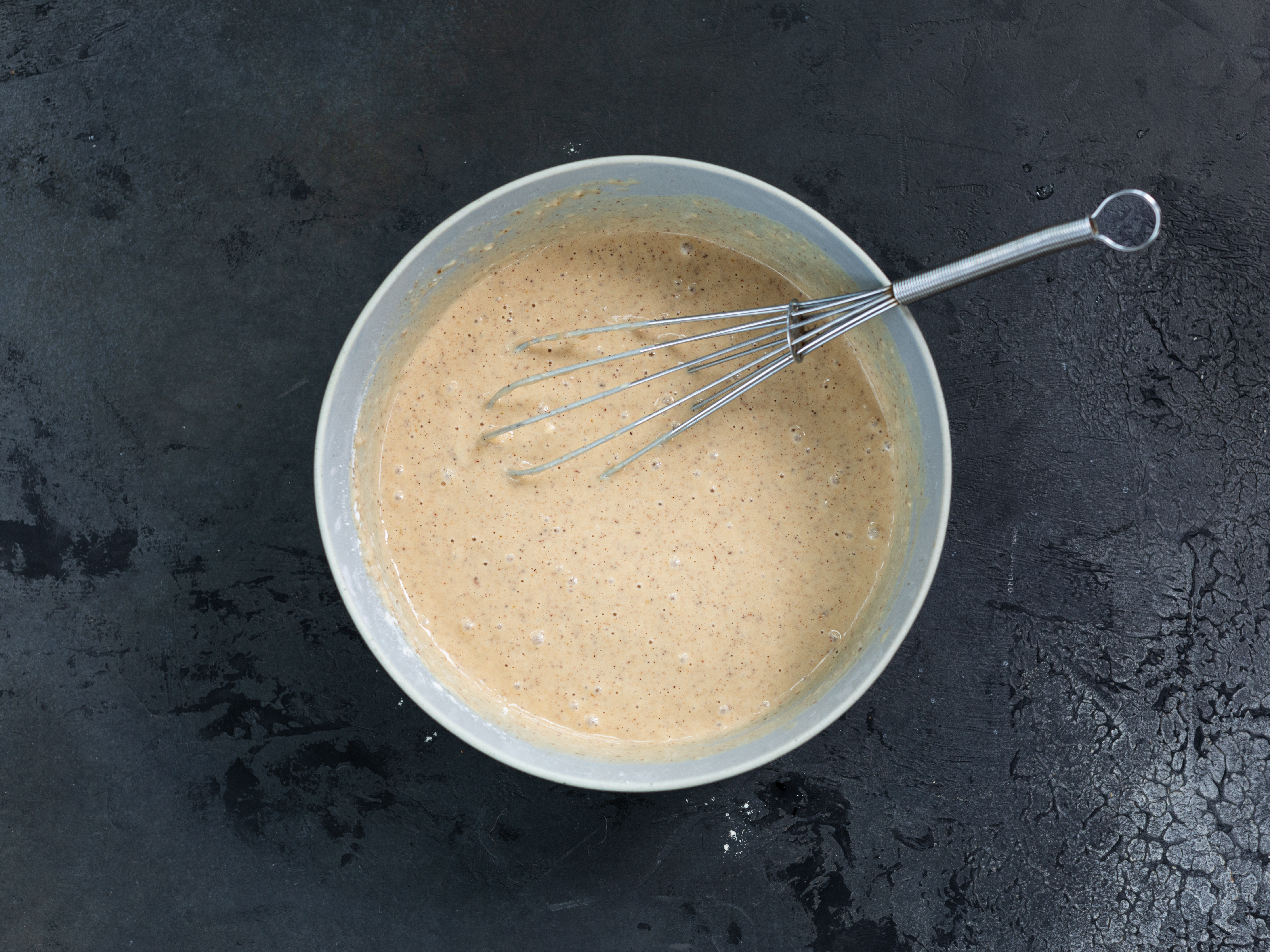 Schritt 4: Zutaten für Apfel-Zimt Waffeln kombinieren