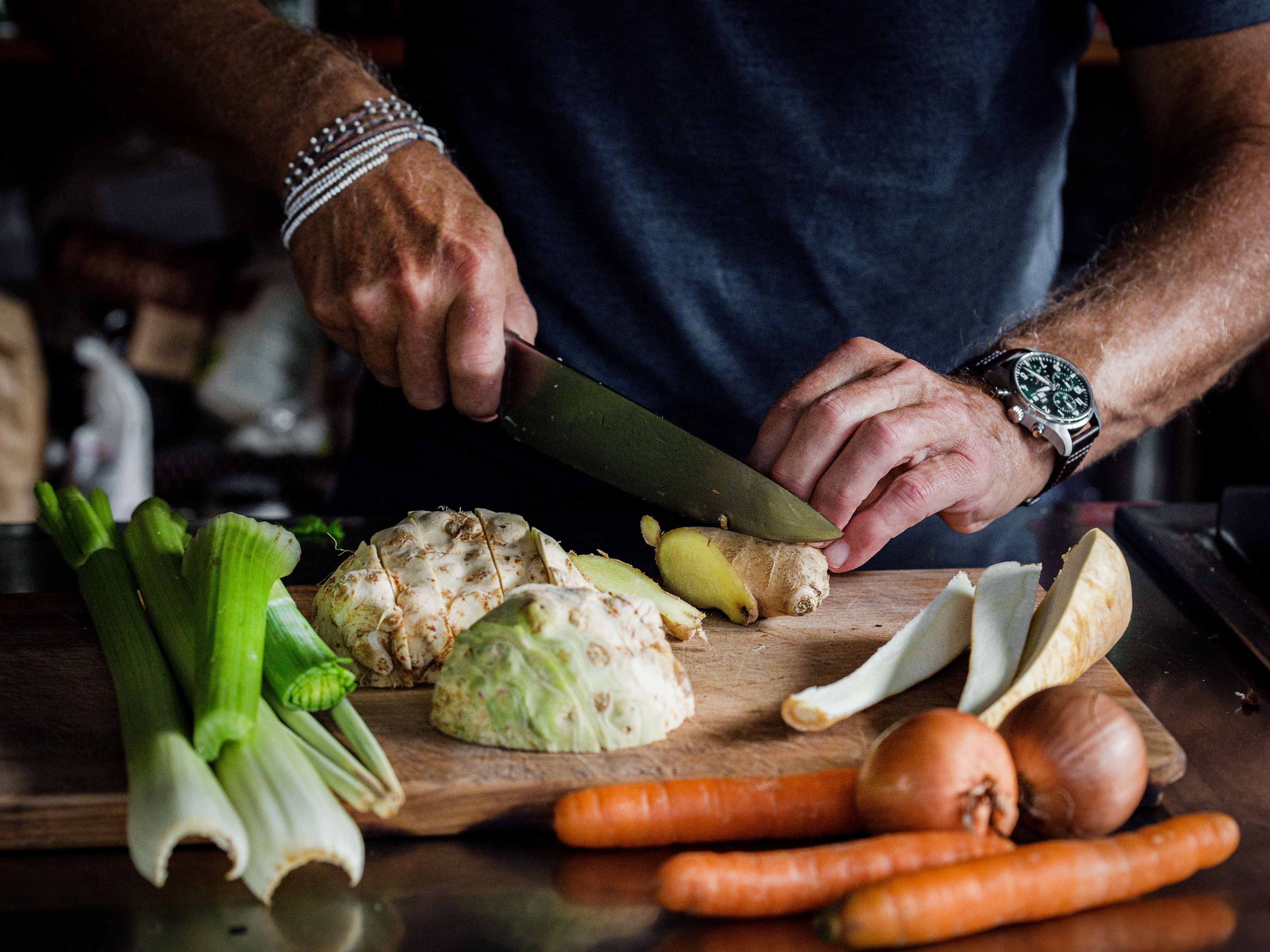 Schritt 2:  Restliche Zutaten in Geflügelbouillon zugeben.