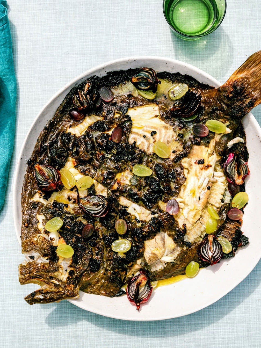 150826 Rezept Steinbutt mitTrauben 3x4 Gallery Pic1 Recette de turbot grillé aux raisins marinés