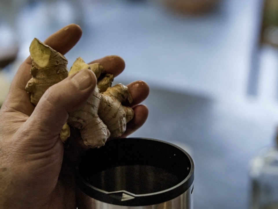 Schritt 2: Limetten-Mezcal-Sauce für Ceviche de Hamachi con Mezcal zubereiten 