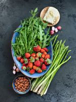 Spargelsalat mit Rucola und Erdbeeren Rezept 3