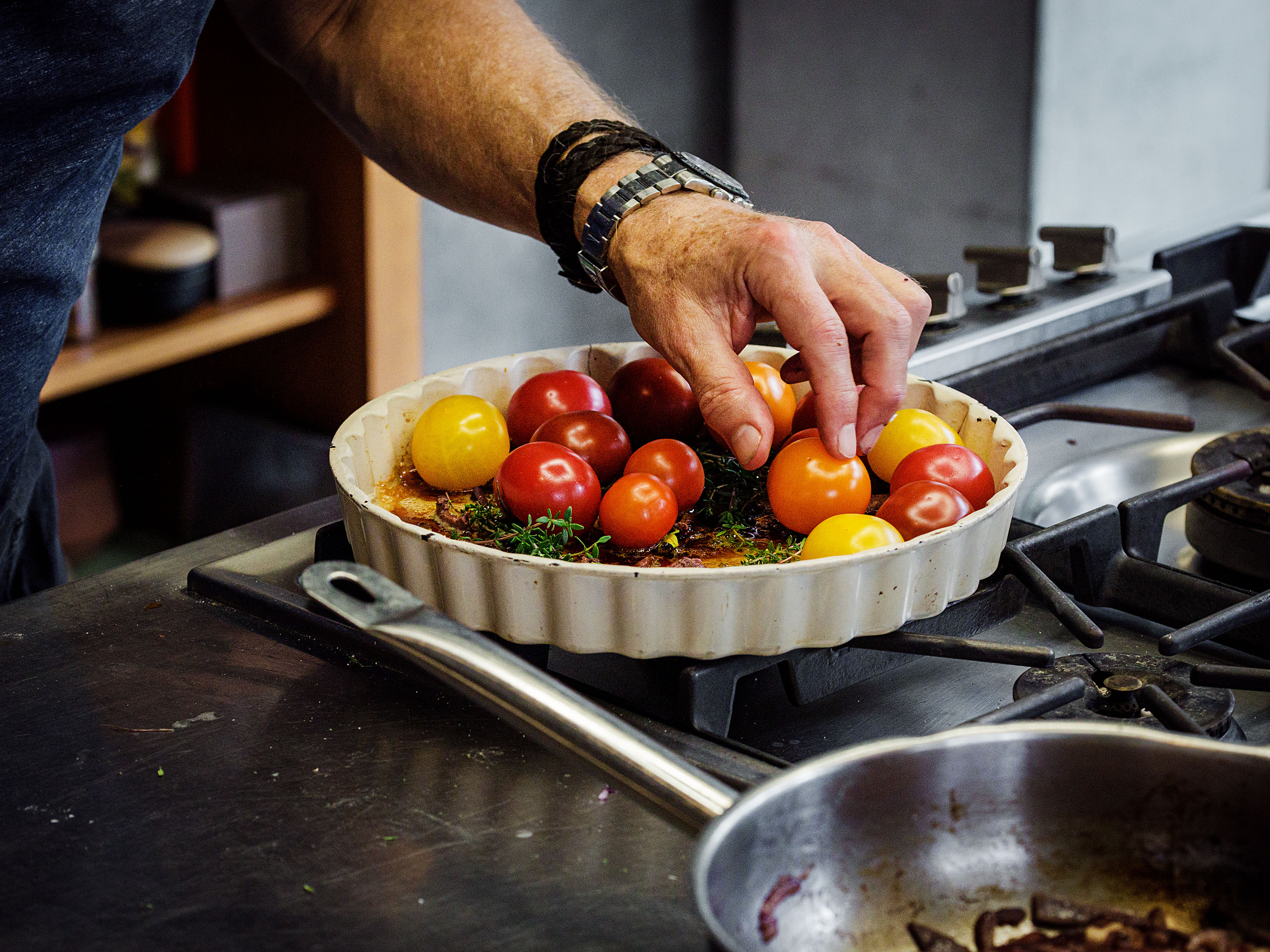 Schritt 3: Tarte für Karamellisierte Tomaten Tarte Tatin belegen 