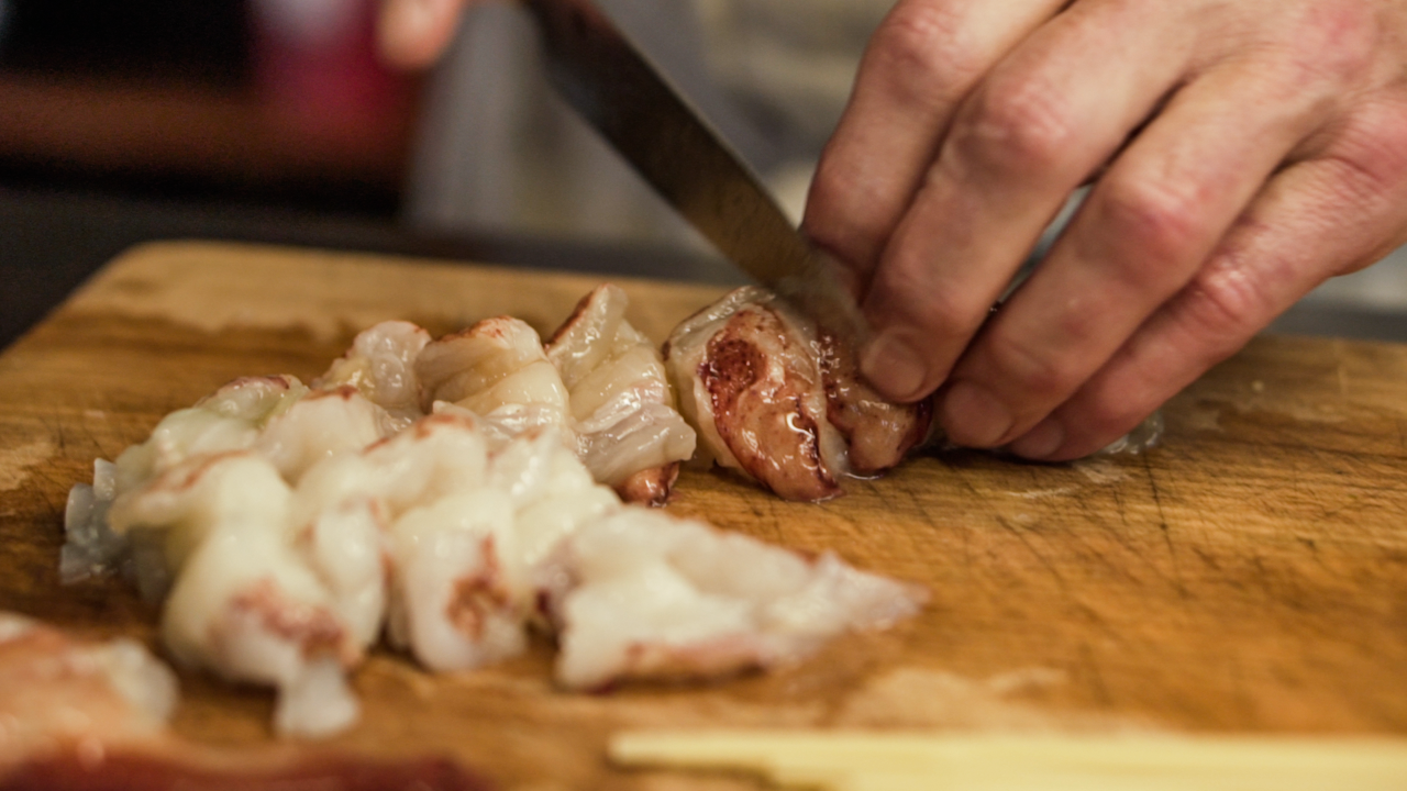Schritt 1: Hummerschalen-Brühe für Hummer Fregola Sarda zubereiten 