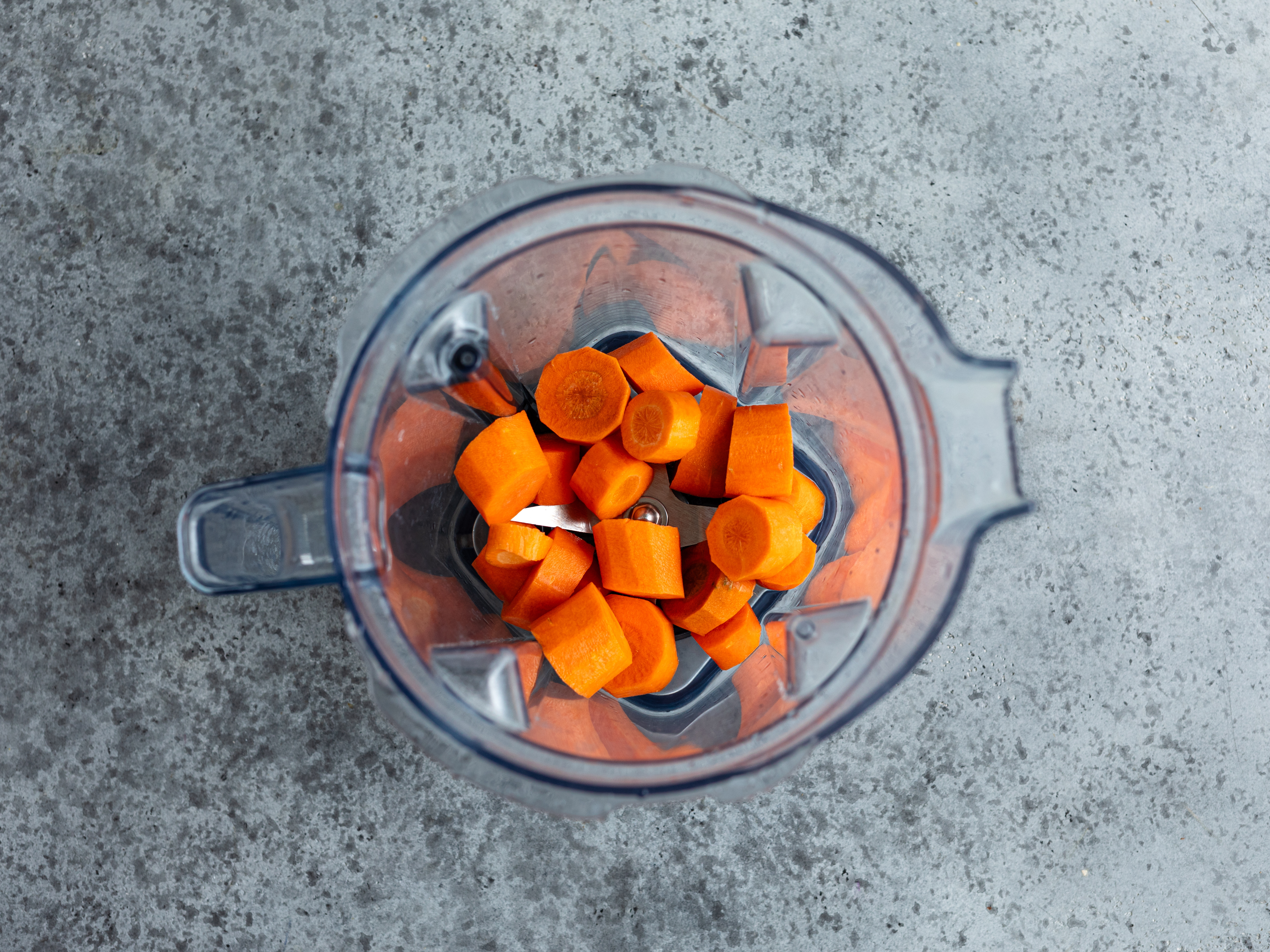 Schritt 2: Rüebli-Ingwer Smoothie mixen