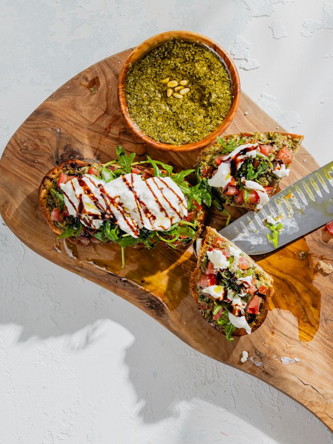 Bruschetta mit Burrata und Rucola Rezept Bruschetta mit Burrata und Rucola Rezept