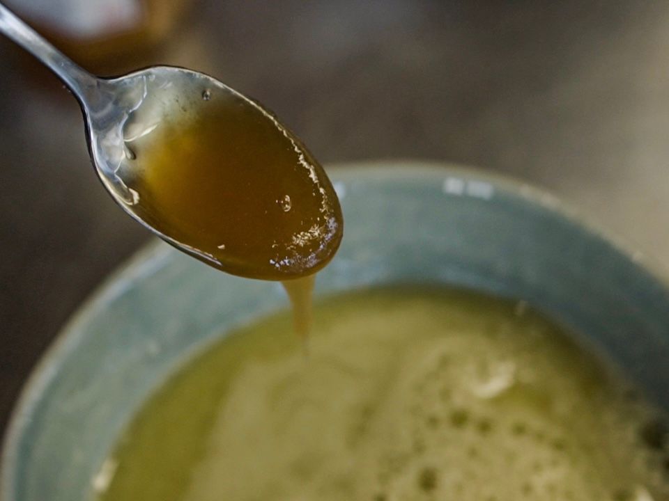 Schritt 2: Limetten-Mezcal-Sauce für Ceviche de Hamachi con Mezcal zubereiten 