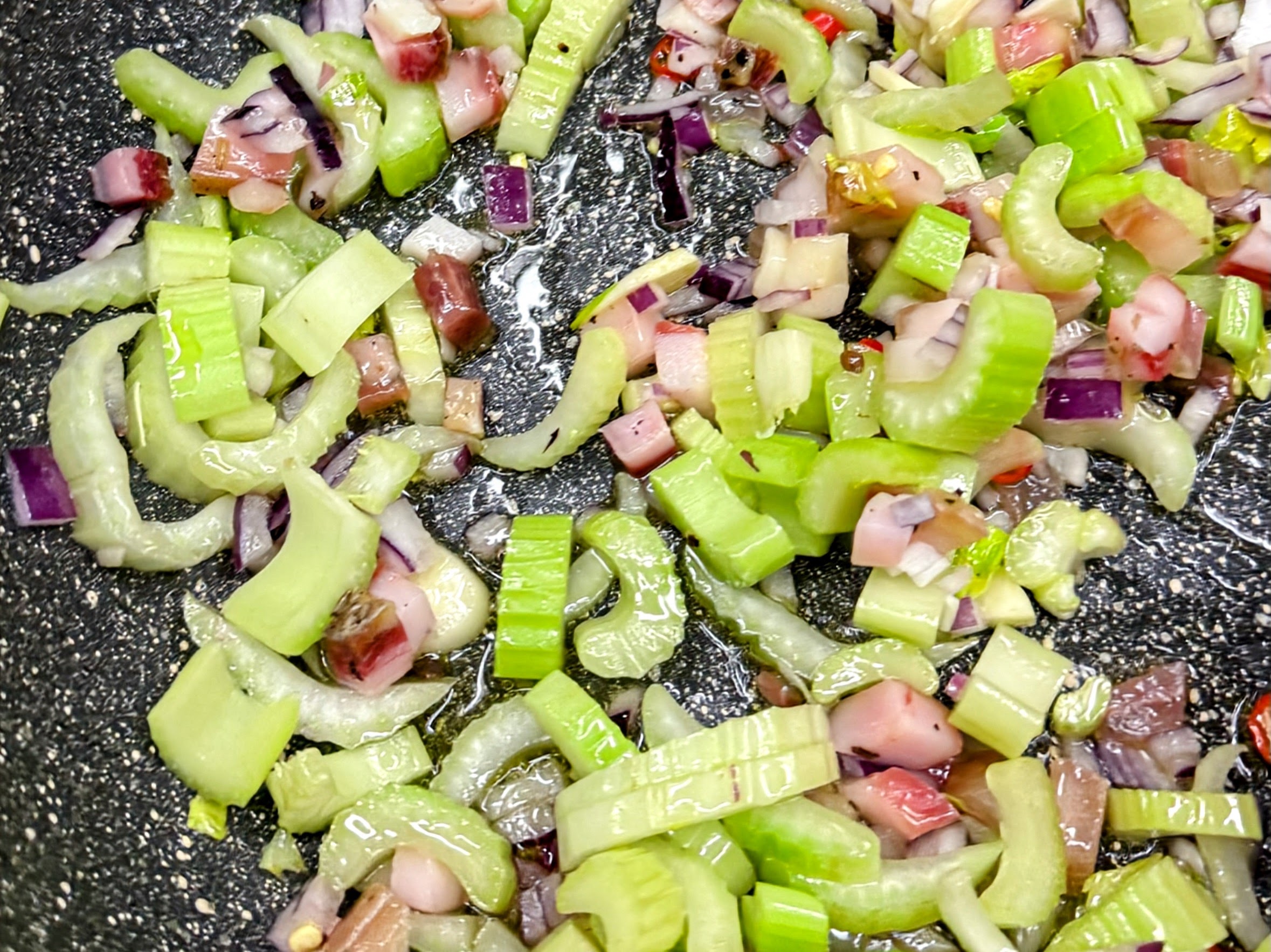 Schritt 2: Fleisch und Gemüsemischung für Chili con Carne schmoren