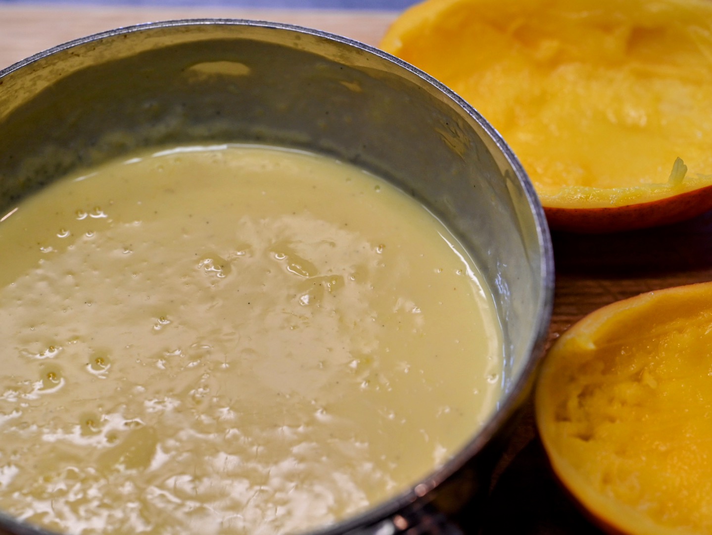 Schritt 2: Creme für Mango Crème Brulée zubereiten 