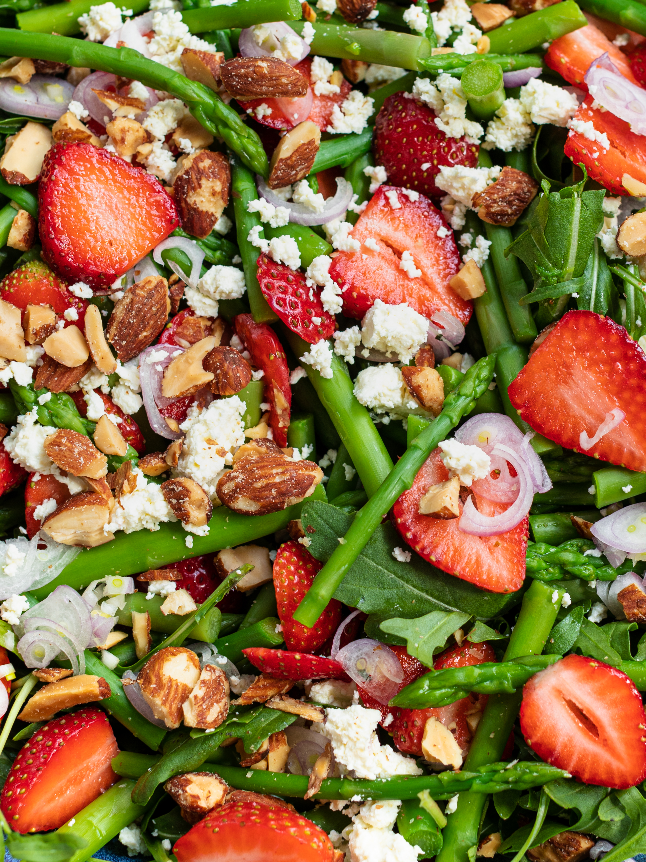 Spargelsalat mit Rucola und Erdbeeren Rezept 5