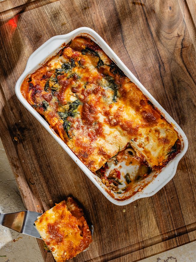 Lasagne mit Spinat, Feta, Tomaten und Oliven Rezept Lasagne mit Spinat, Feta, Tomaten und Oliven Rezept