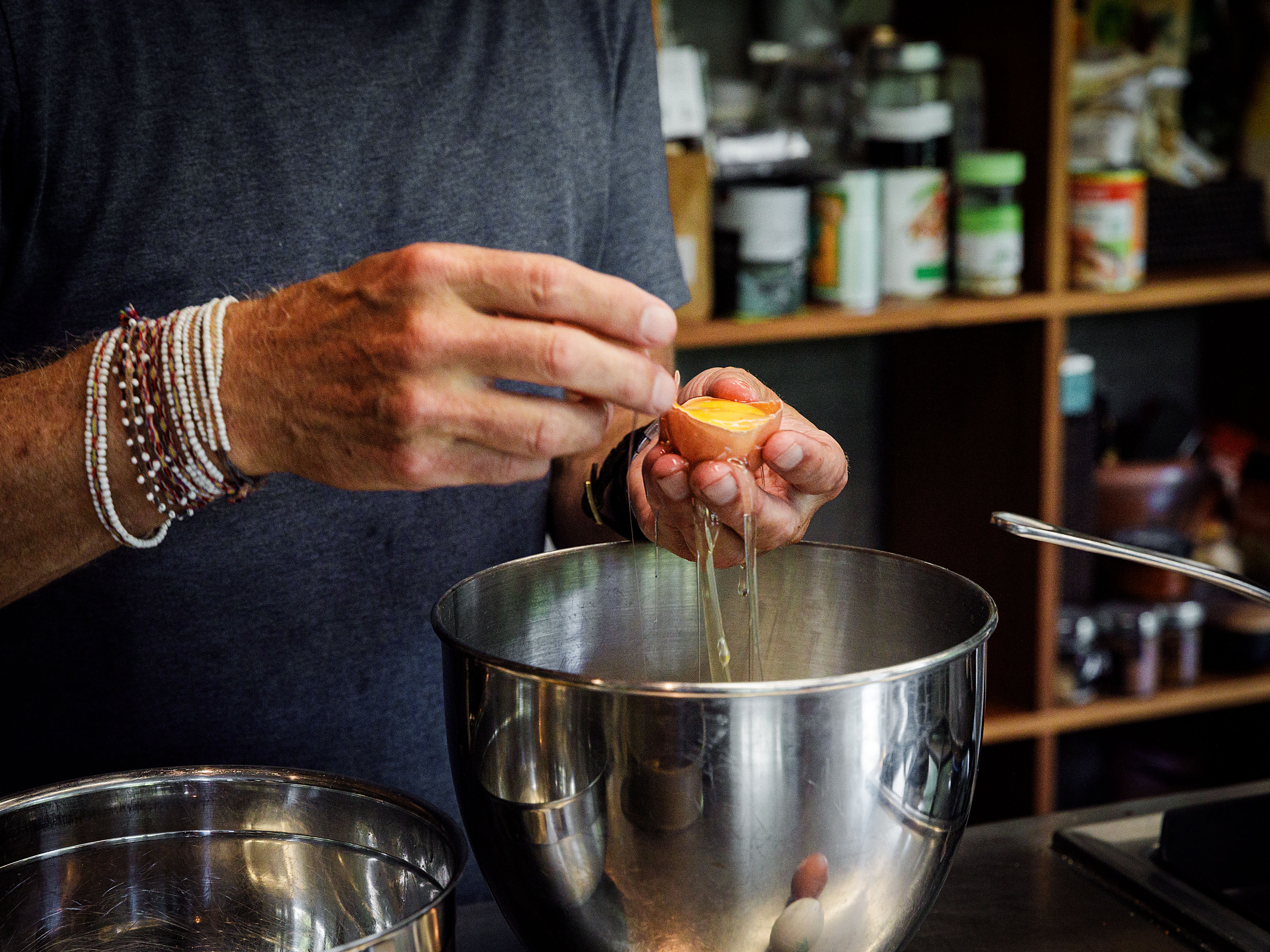 Schritt 2: Die Eier trennen 